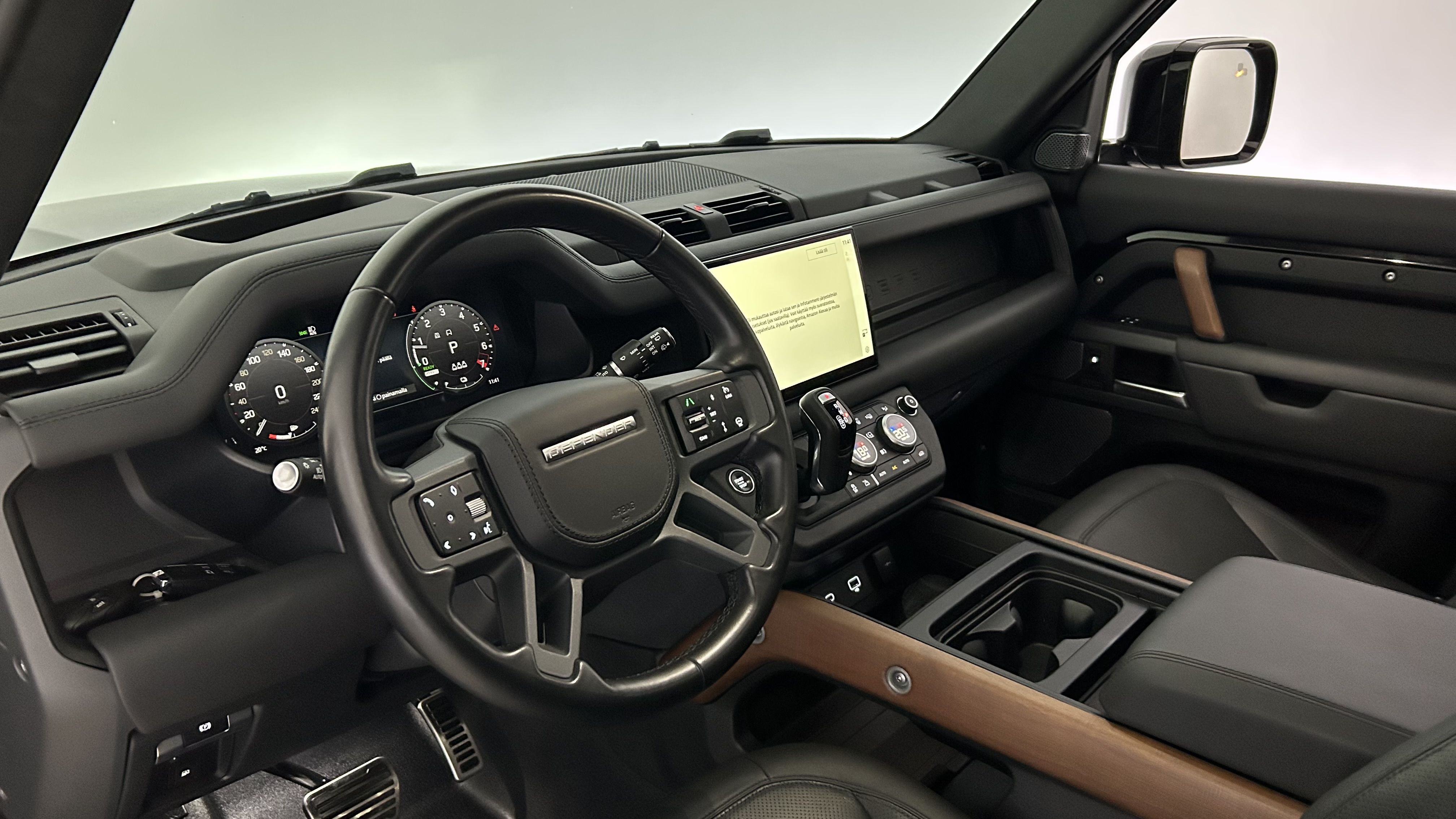 Land Rover Defender 2023