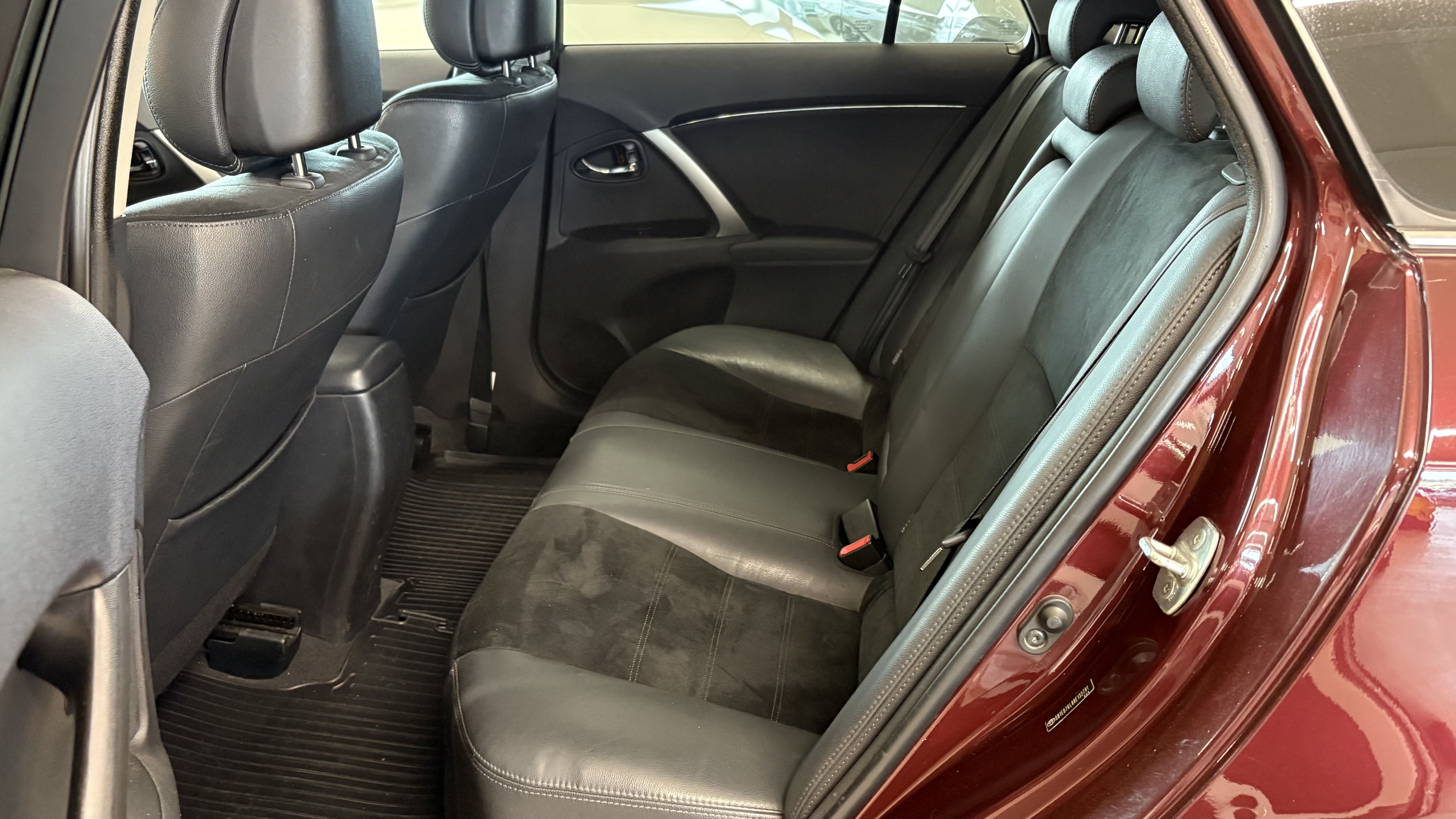 Toyota Avensis 2015