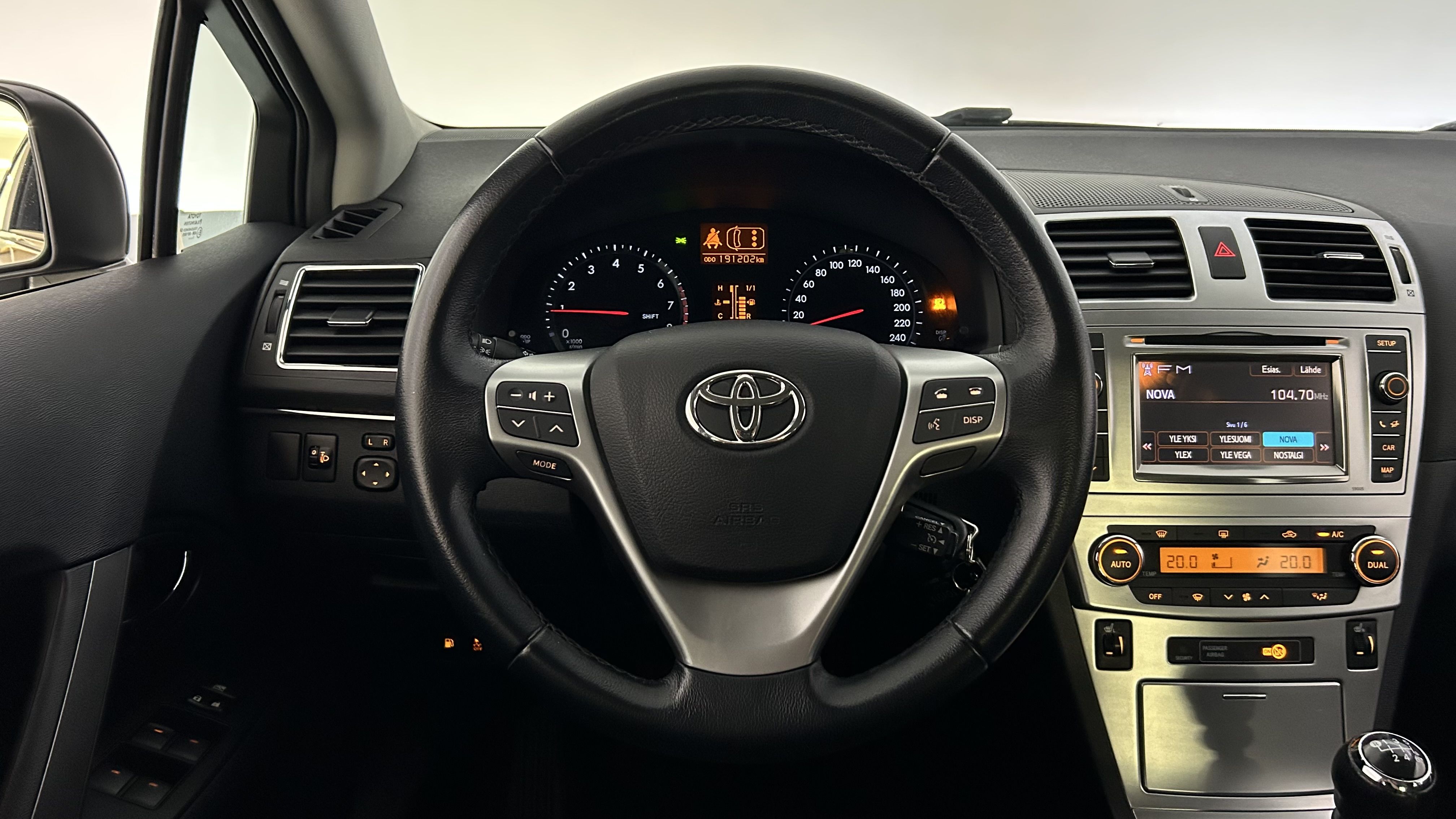 Toyota Avensis 2012