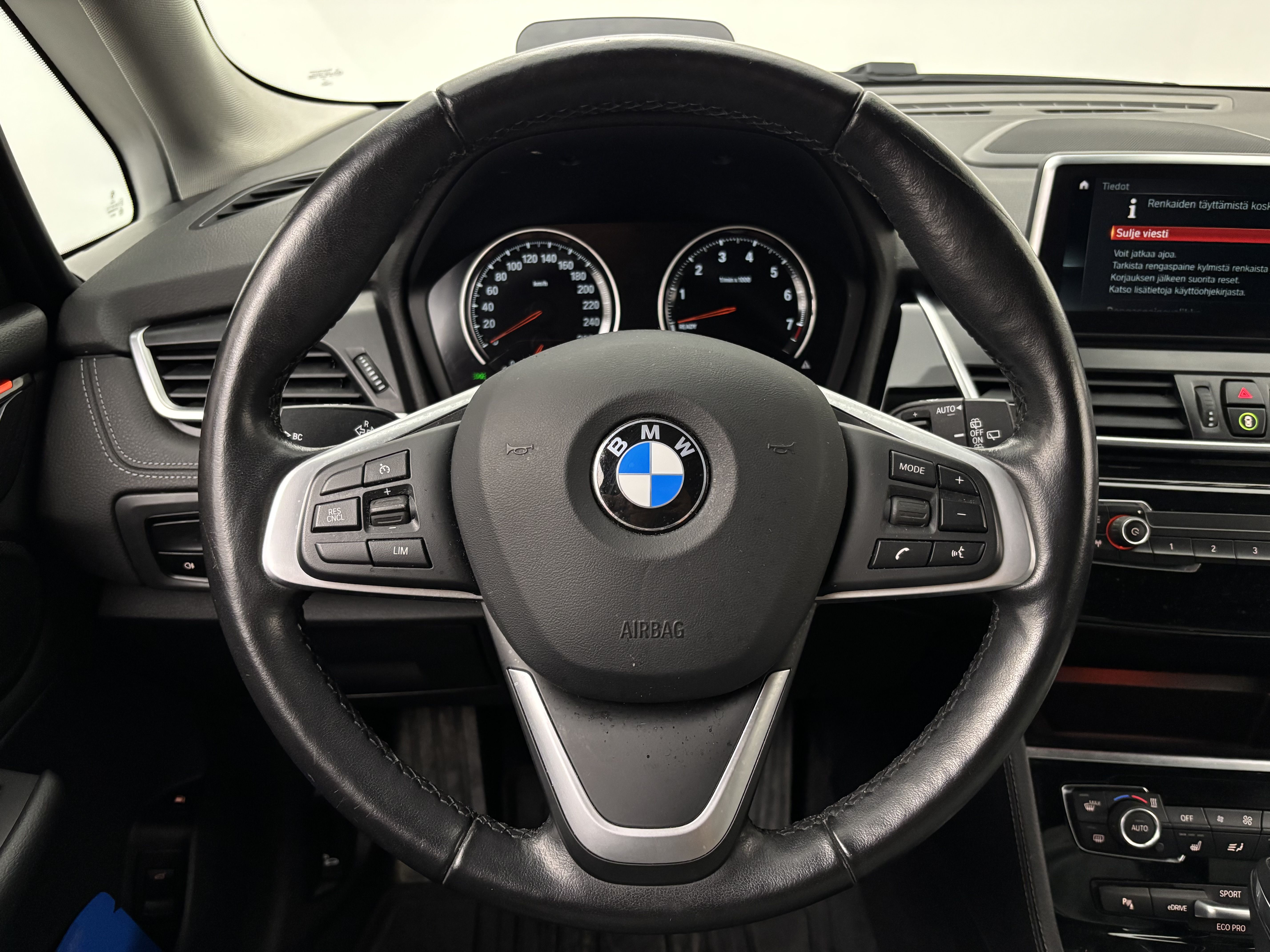 BMW 225 2019