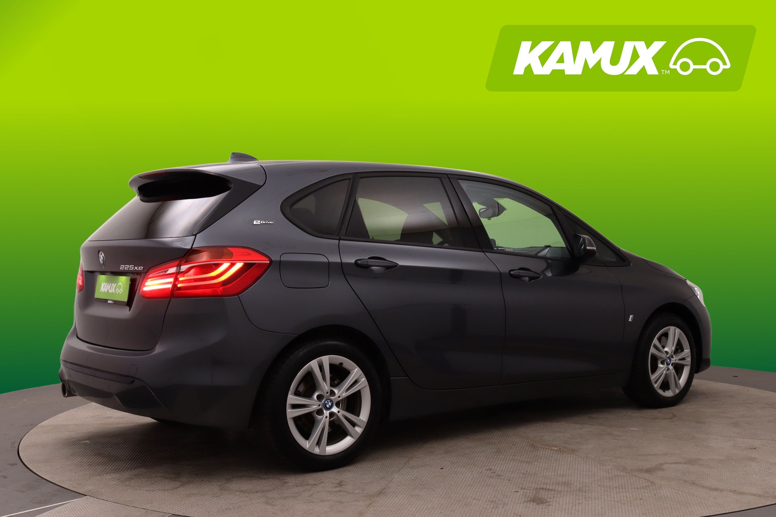 BMW 225 2019