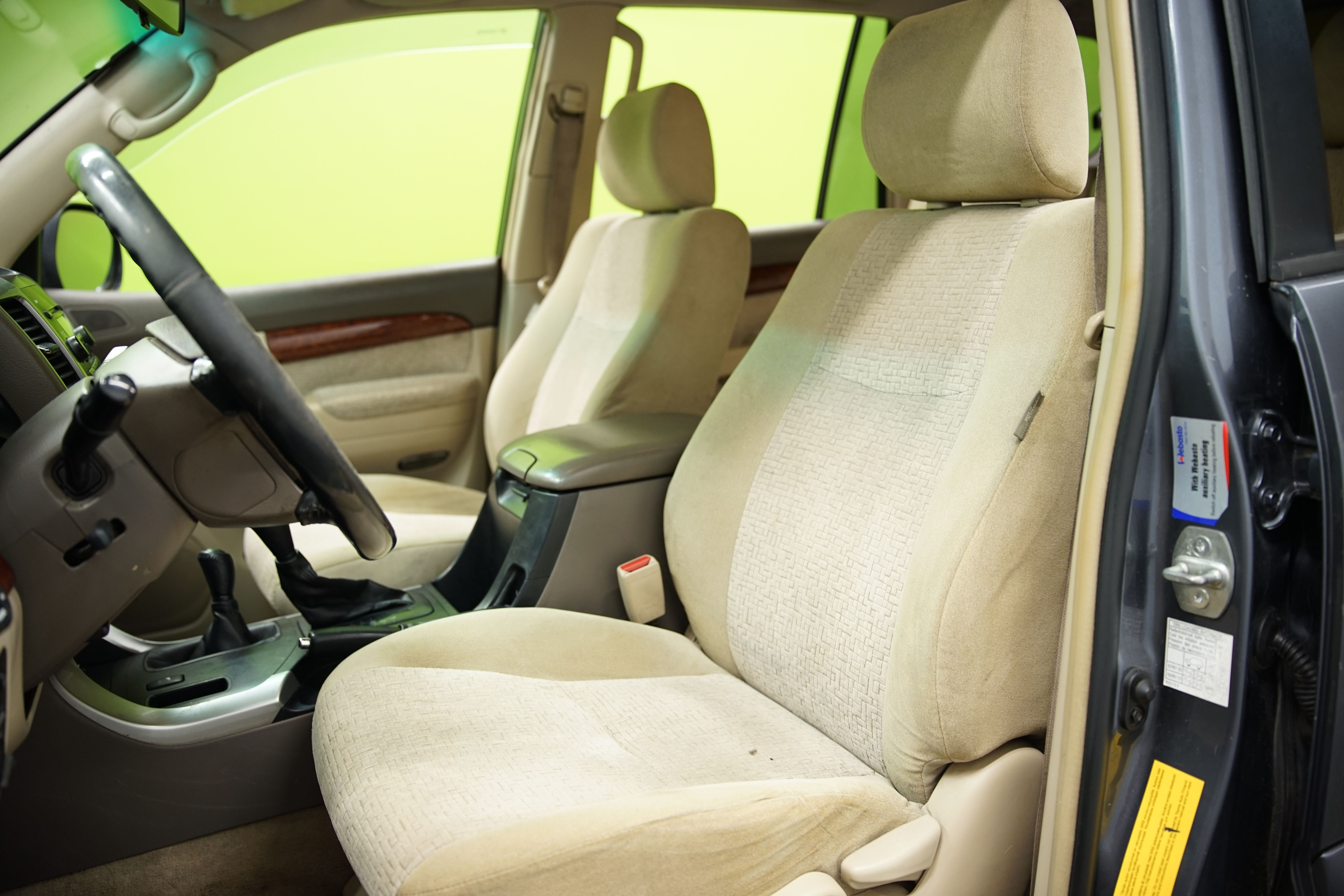 Toyota Land Cruiser 2004