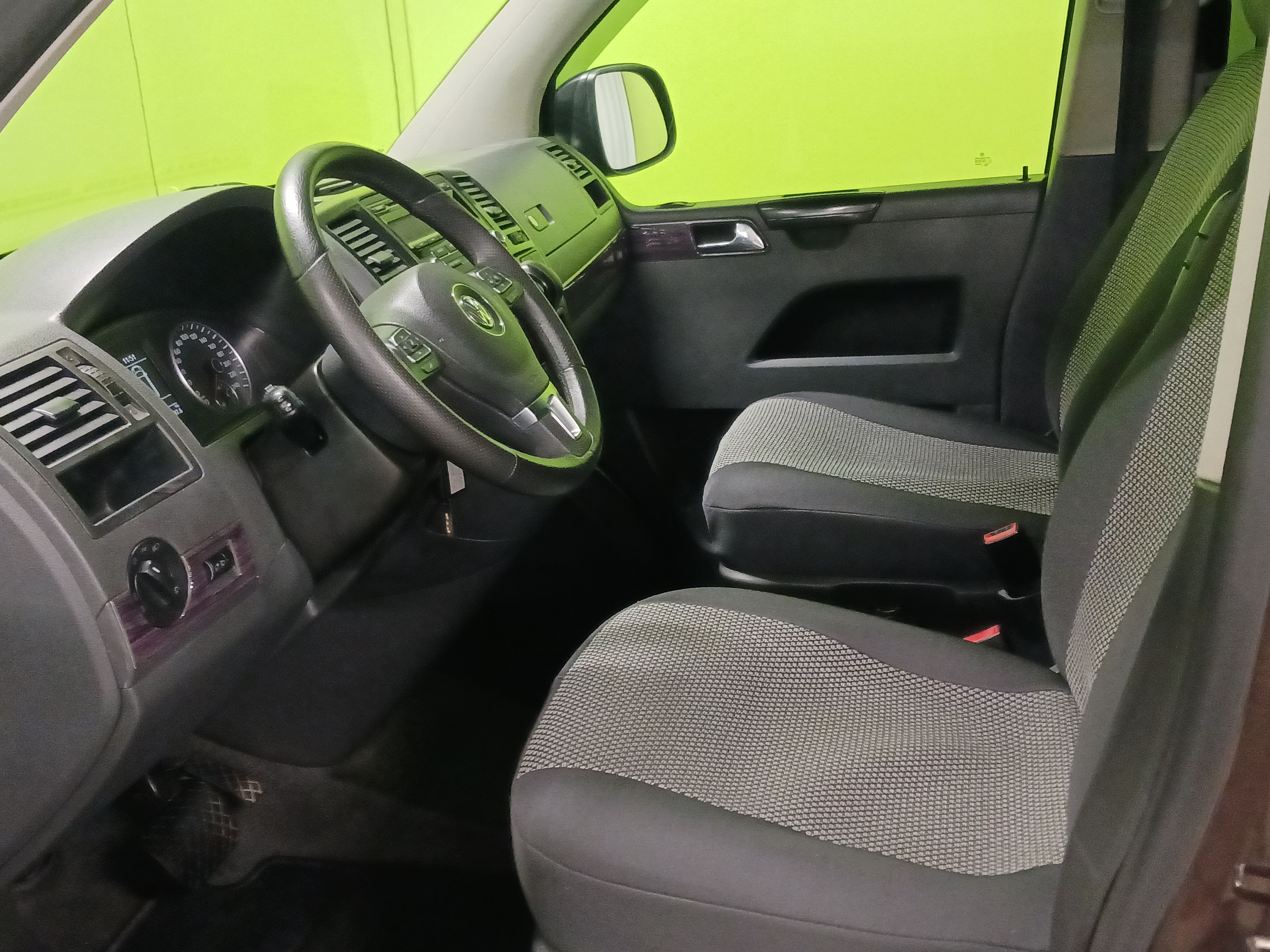 Volkswagen Caravelle 2010