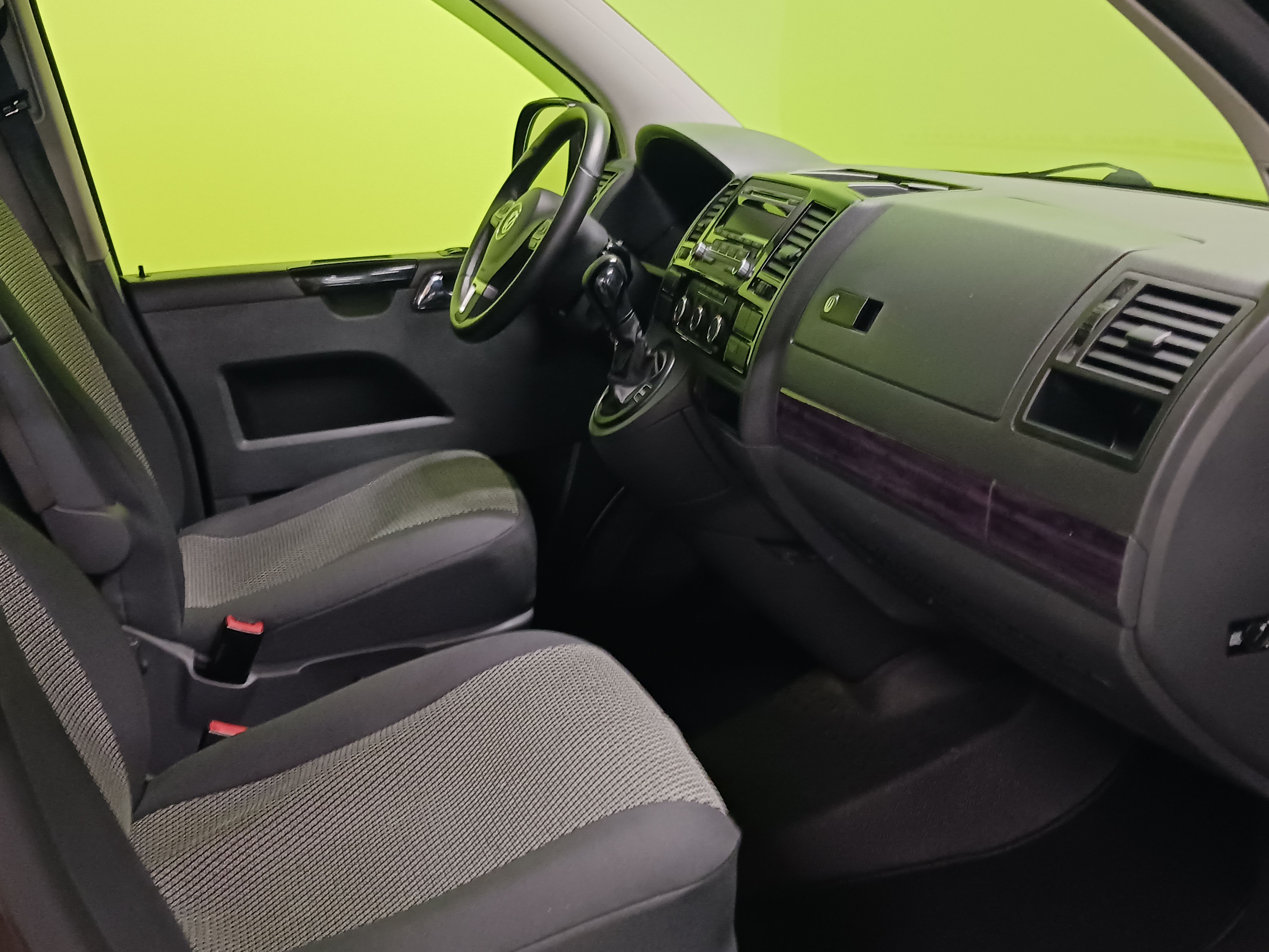 Volkswagen Caravelle 2010