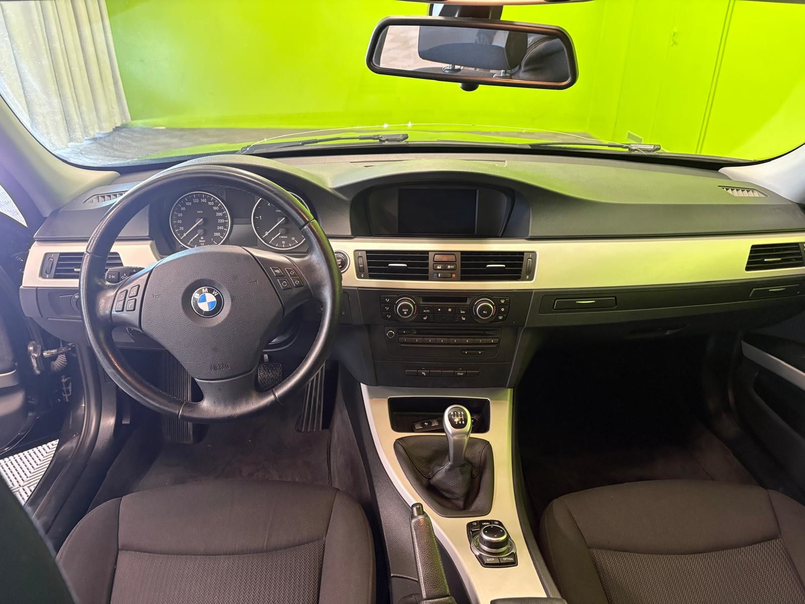 BMW 320 2011