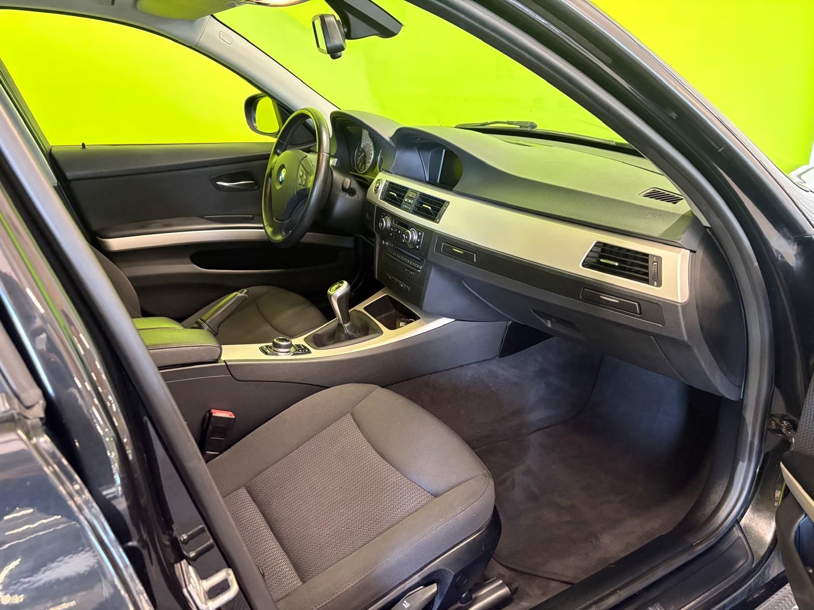 BMW 320 2011