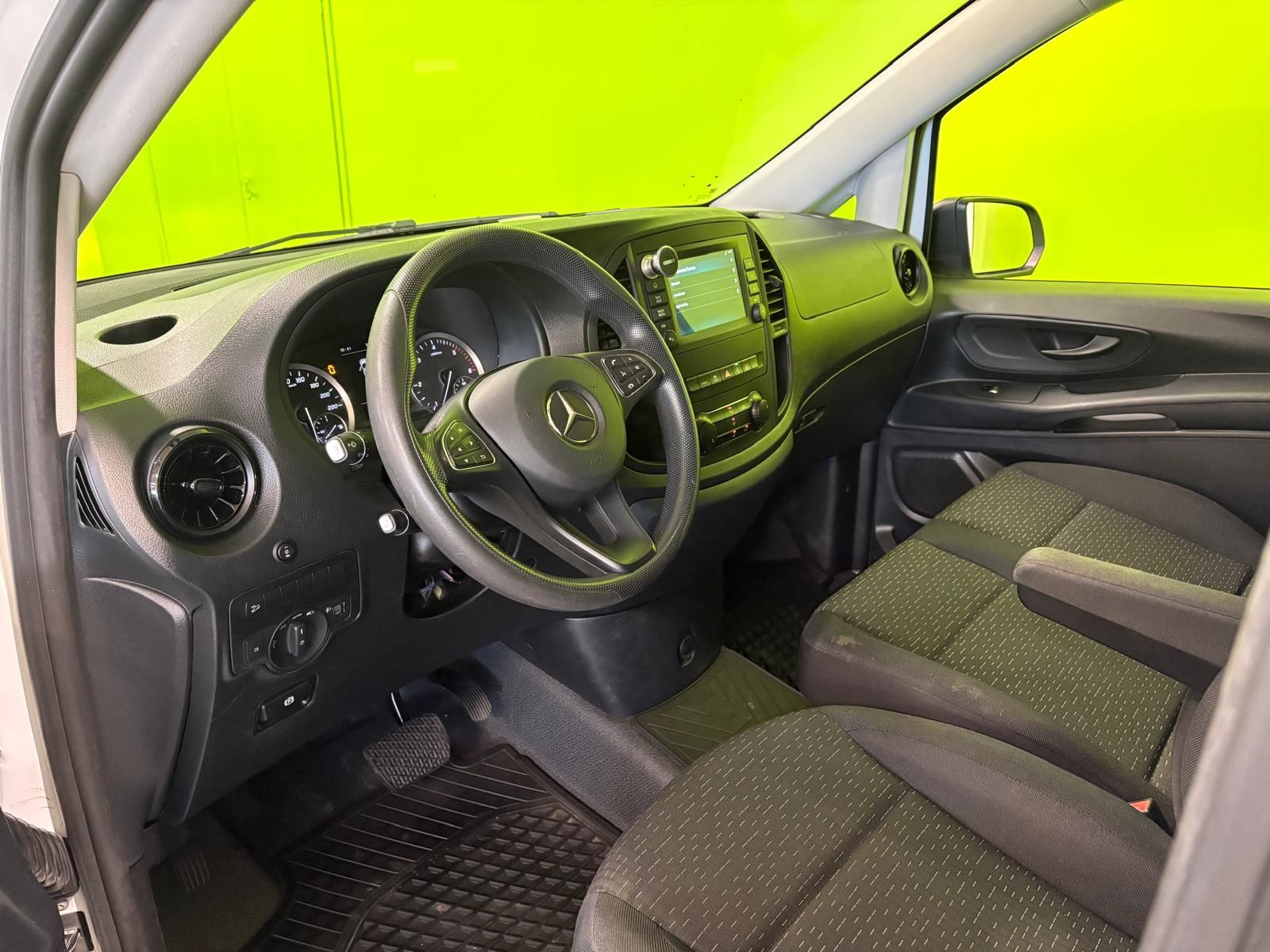 Mercedes-Benz Vito 2023