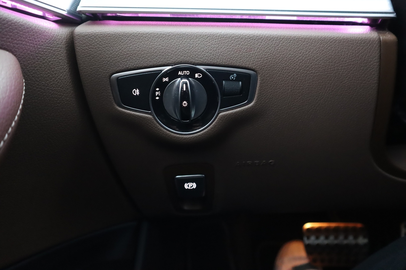 MERCEDES-BENZ E 2019