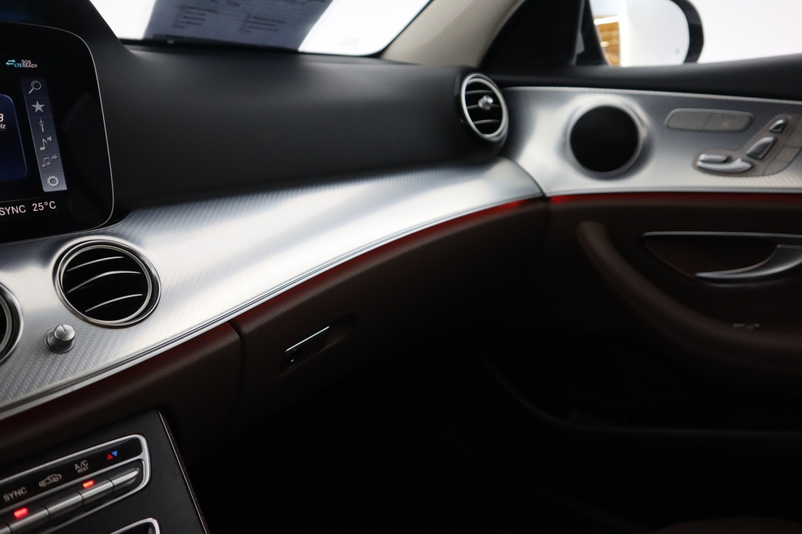 MERCEDES-BENZ E 2019