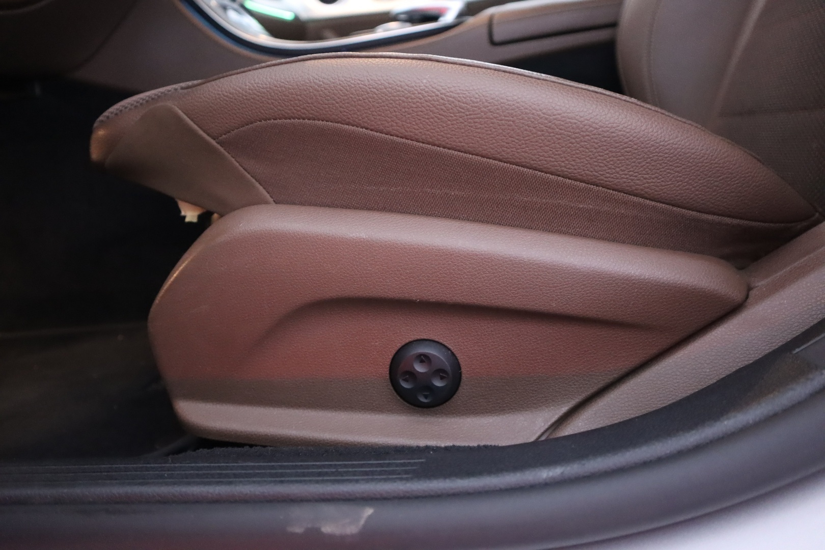 MERCEDES-BENZ E 2019