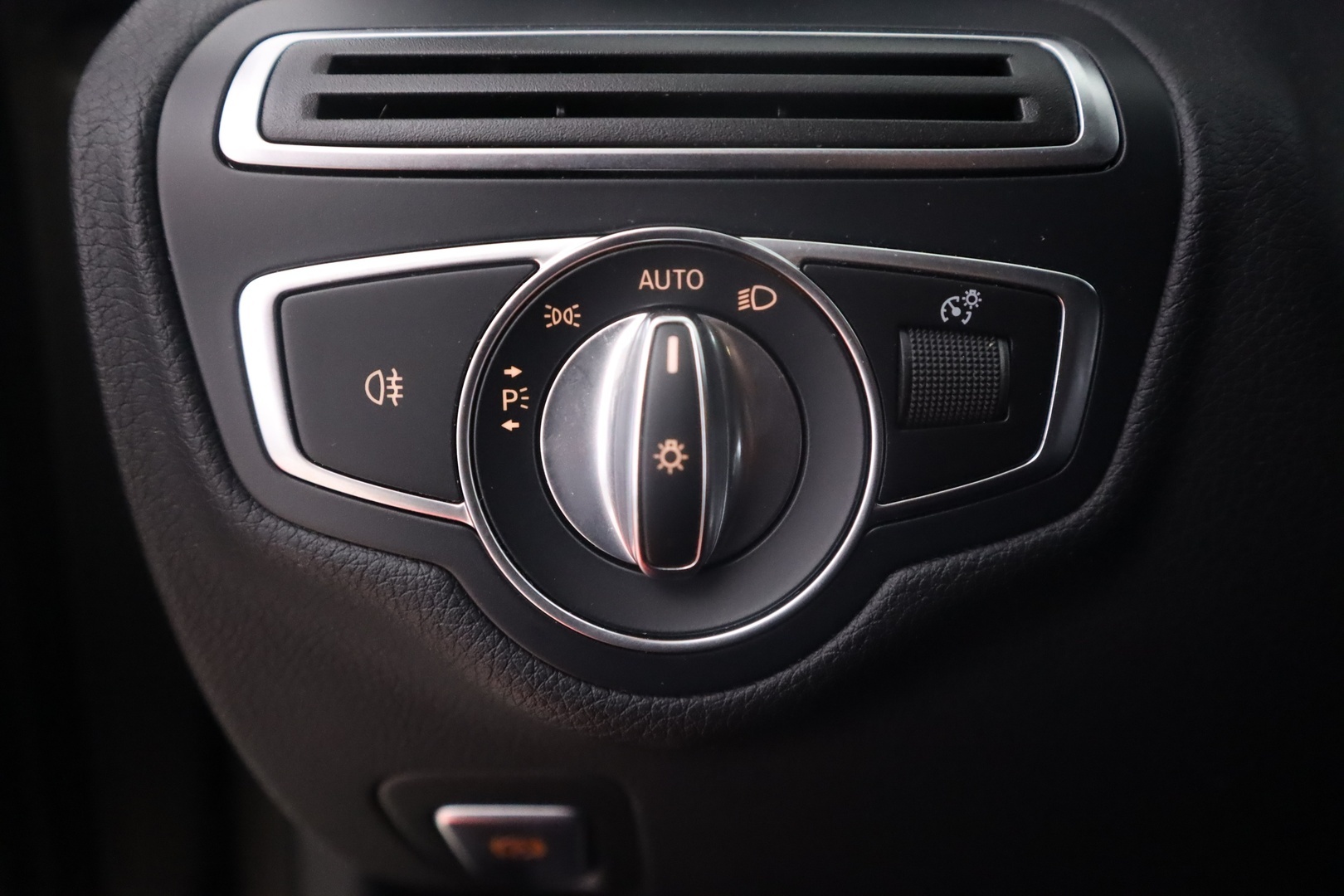 MERCEDES-BENZ C 2020