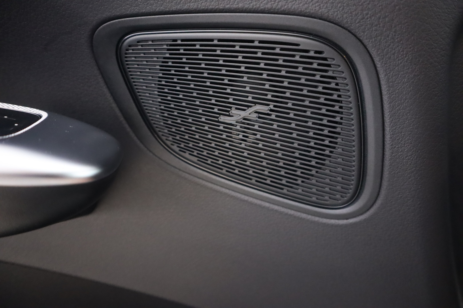 MERCEDES-BENZ GLC 2023