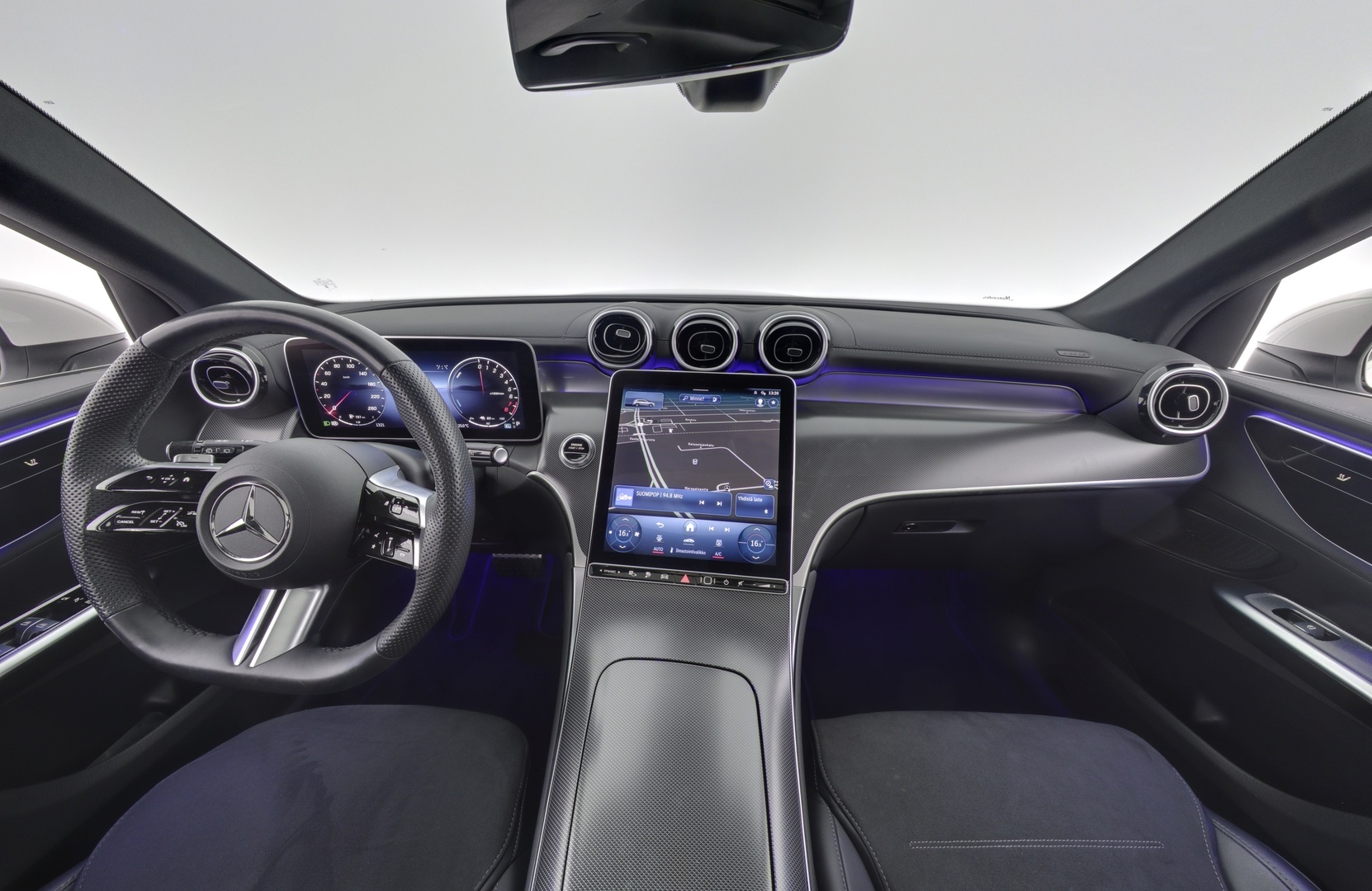 MERCEDES-BENZ GLC 2023