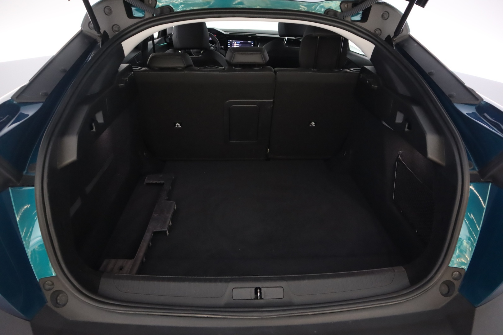 PEUGEOT 408 2023
