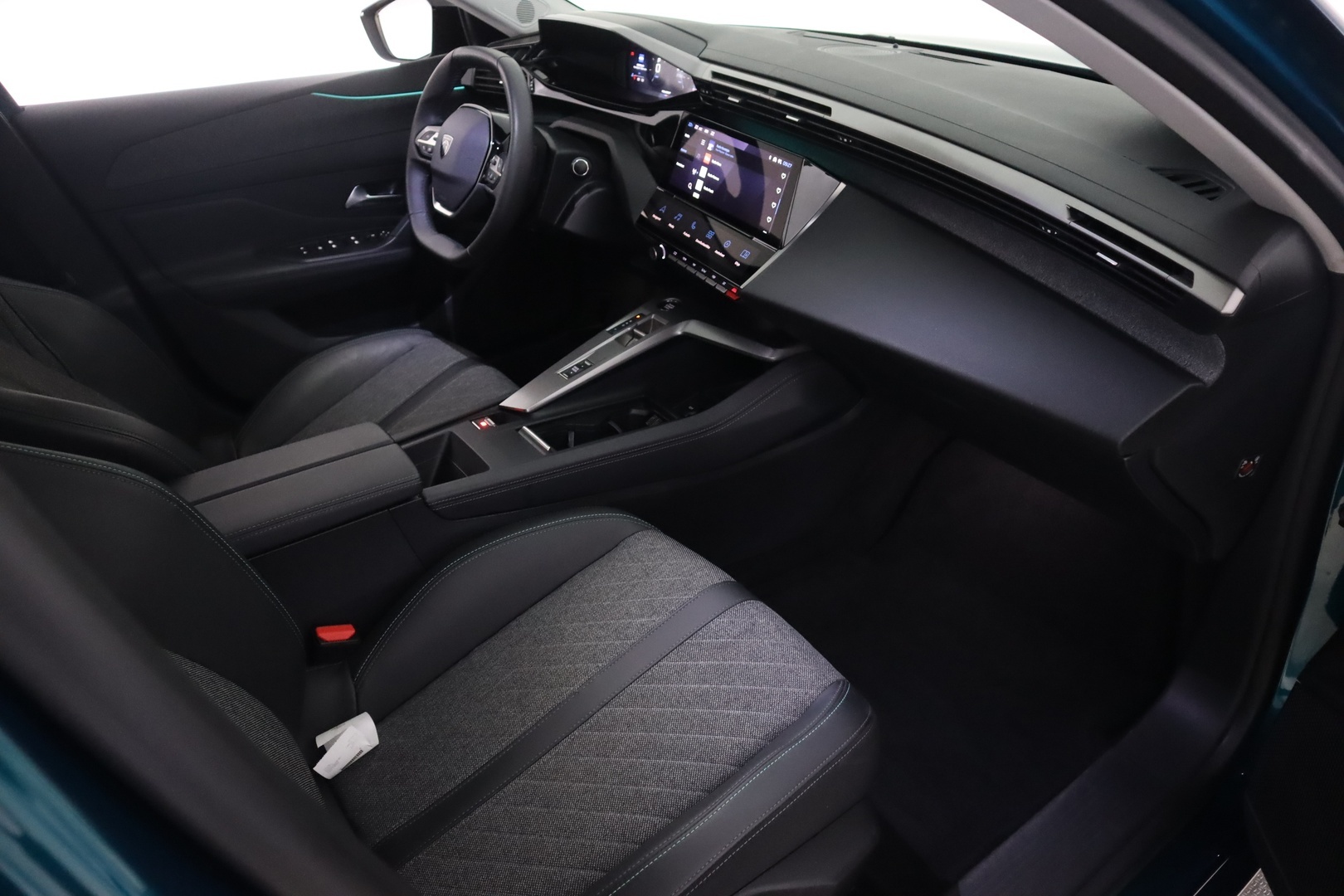 PEUGEOT 408 2023