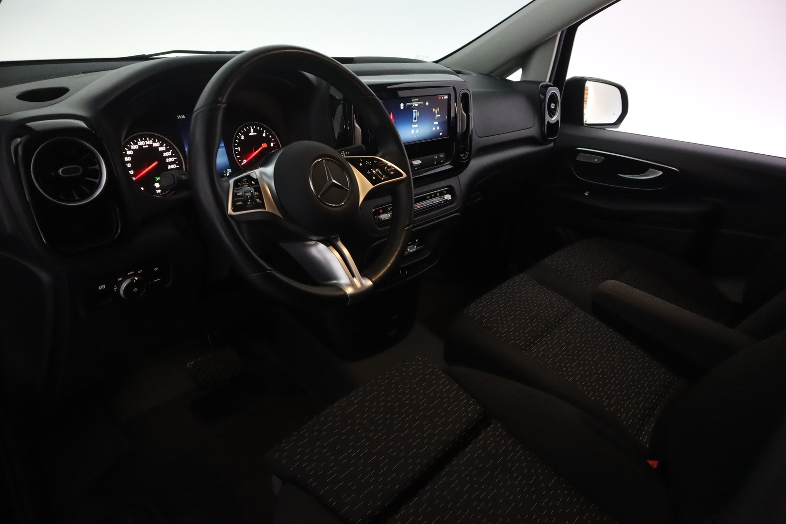 MERCEDES-BENZ Vito 2025