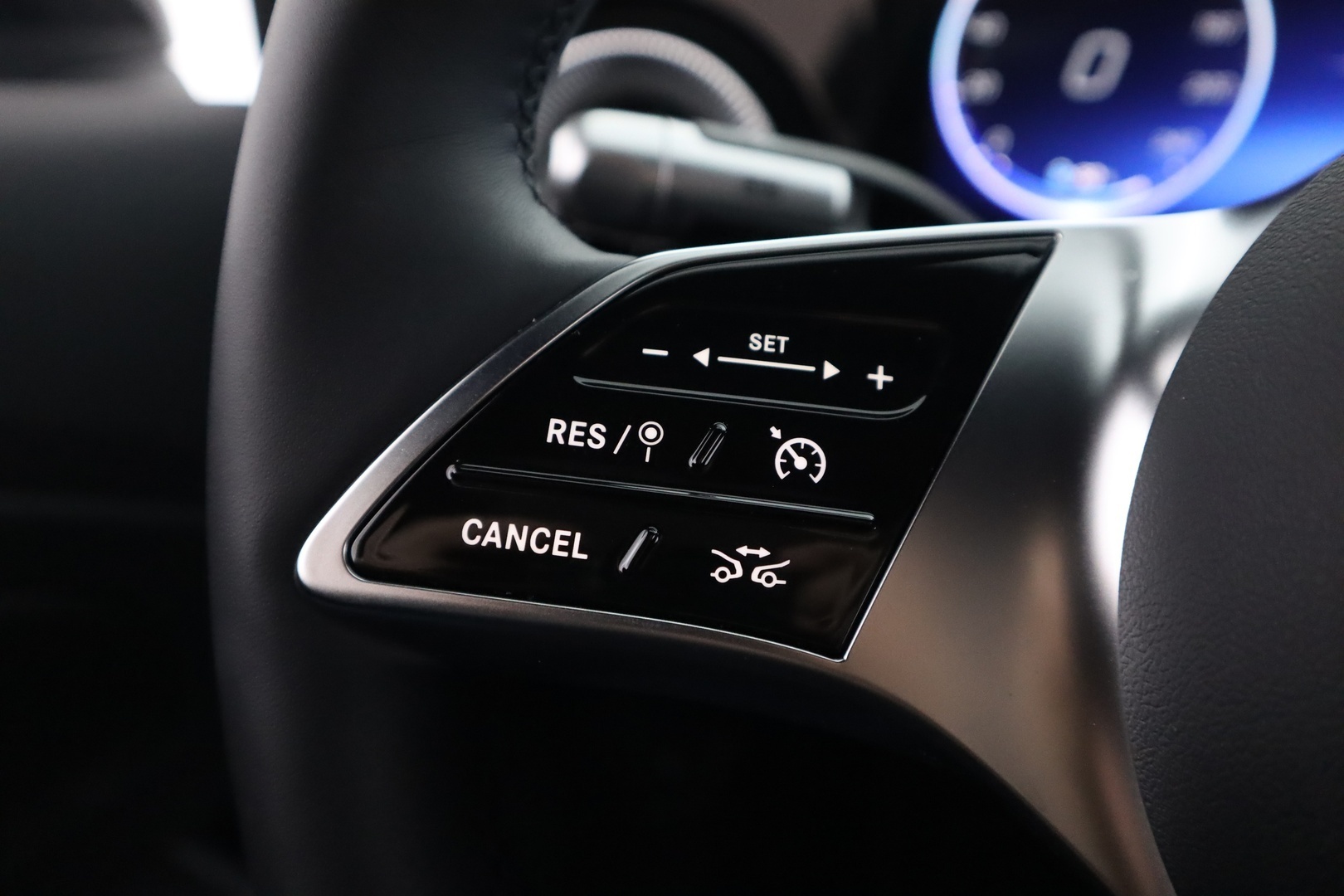 MERCEDES-BENZ CLA 2025
