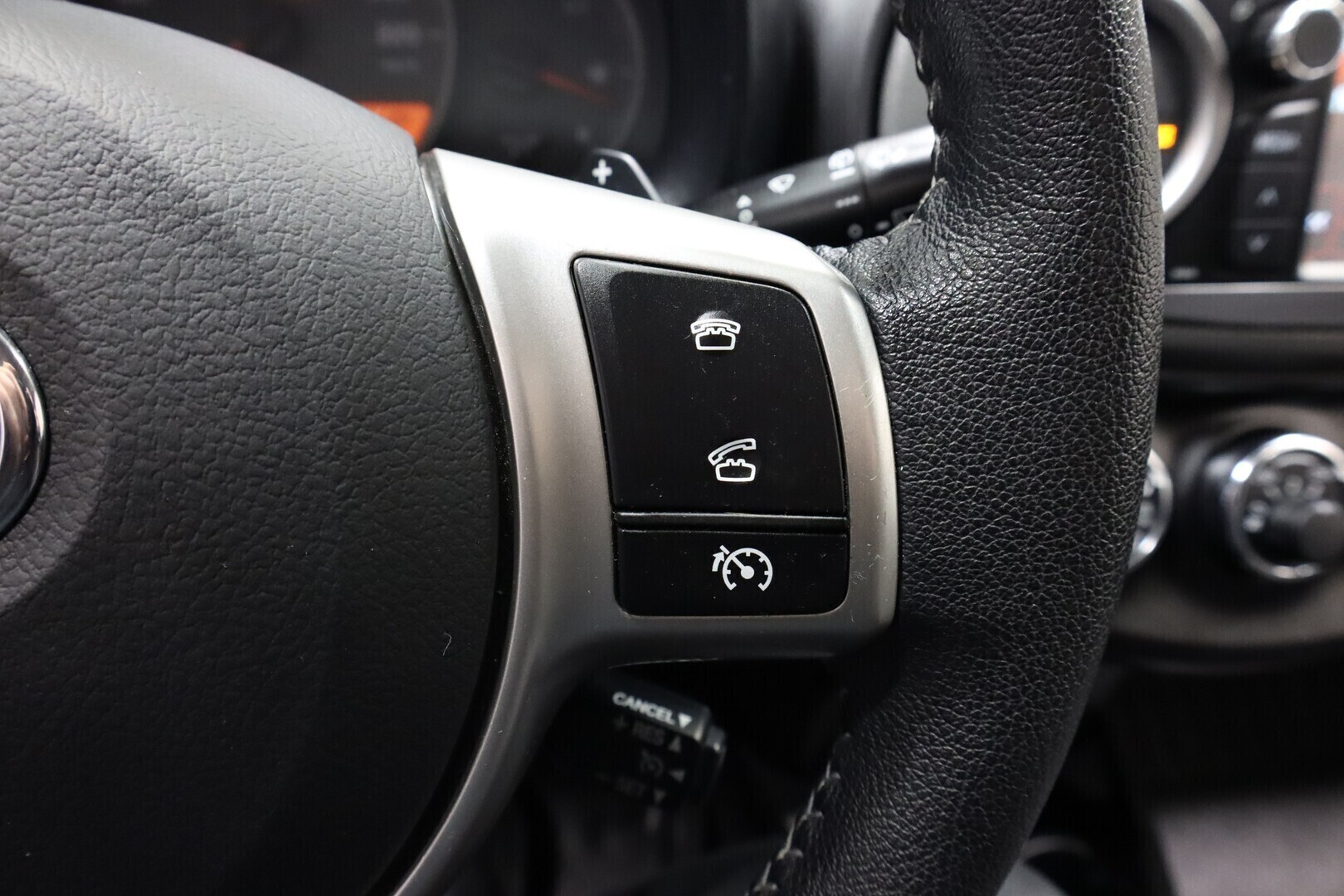 TOYOTA Yaris 2014