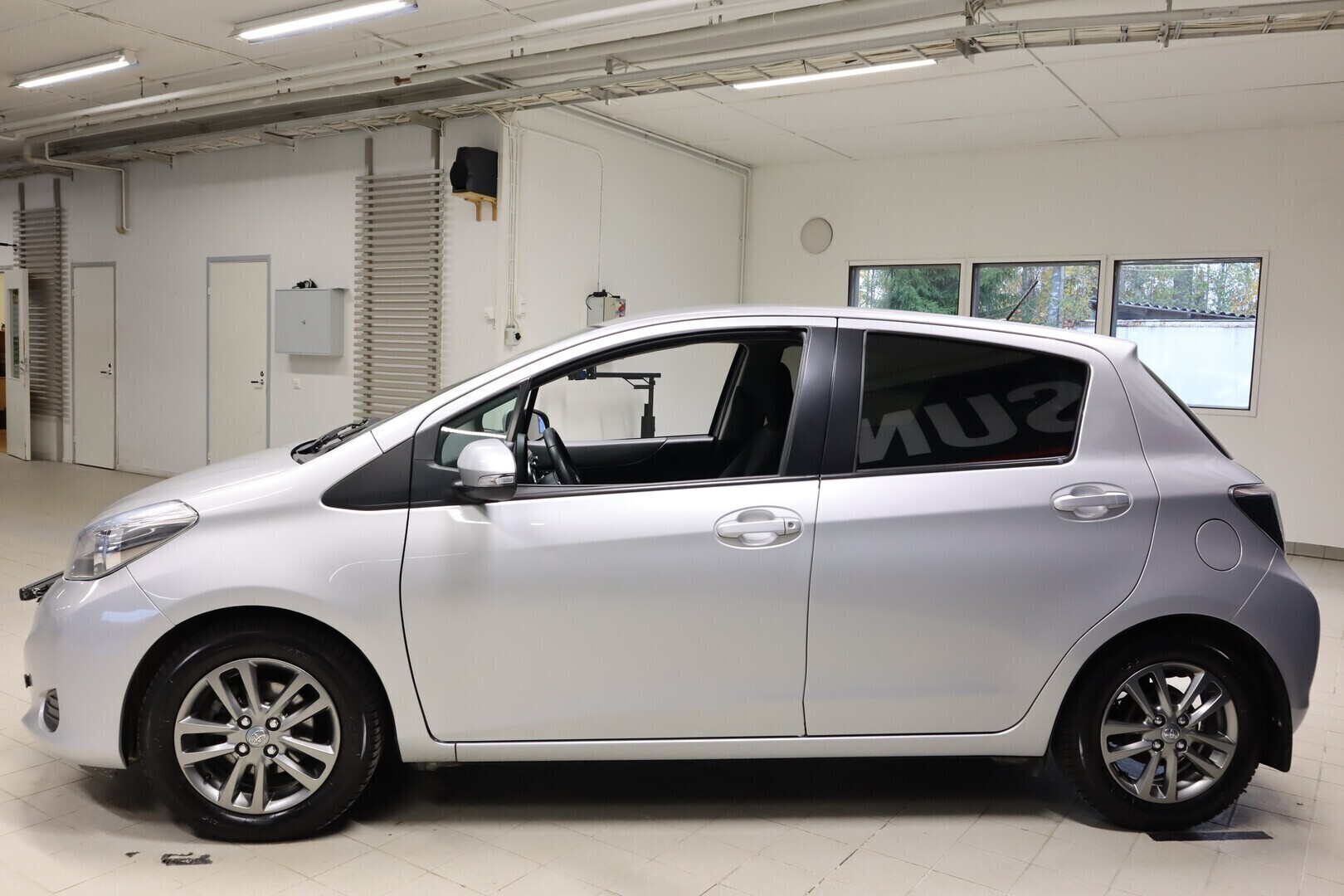 TOYOTA Yaris 2014
