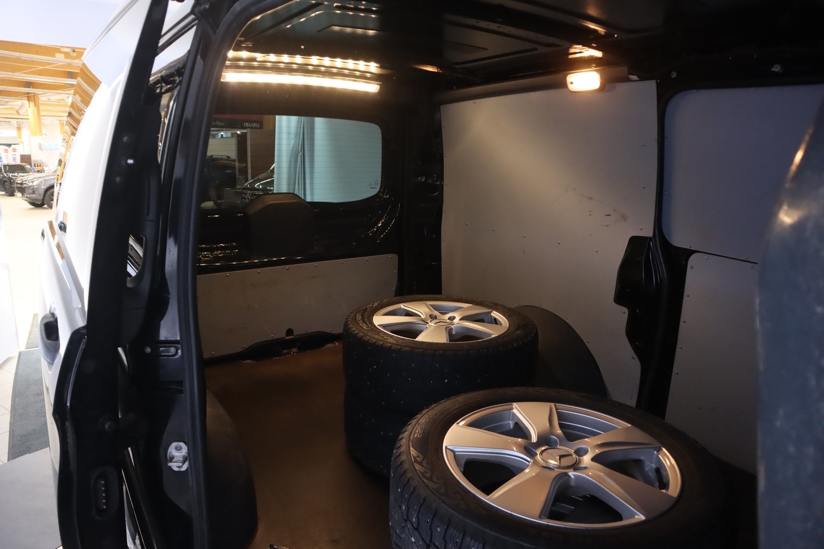 MERCEDES-BENZ Vito 17