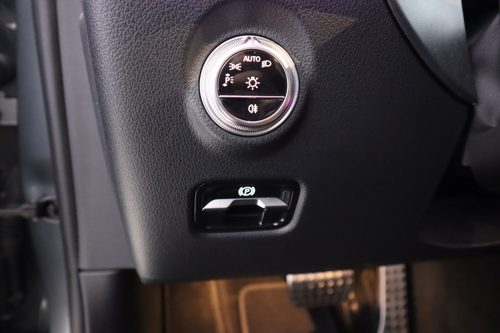 MERCEDES-BENZ C 2022