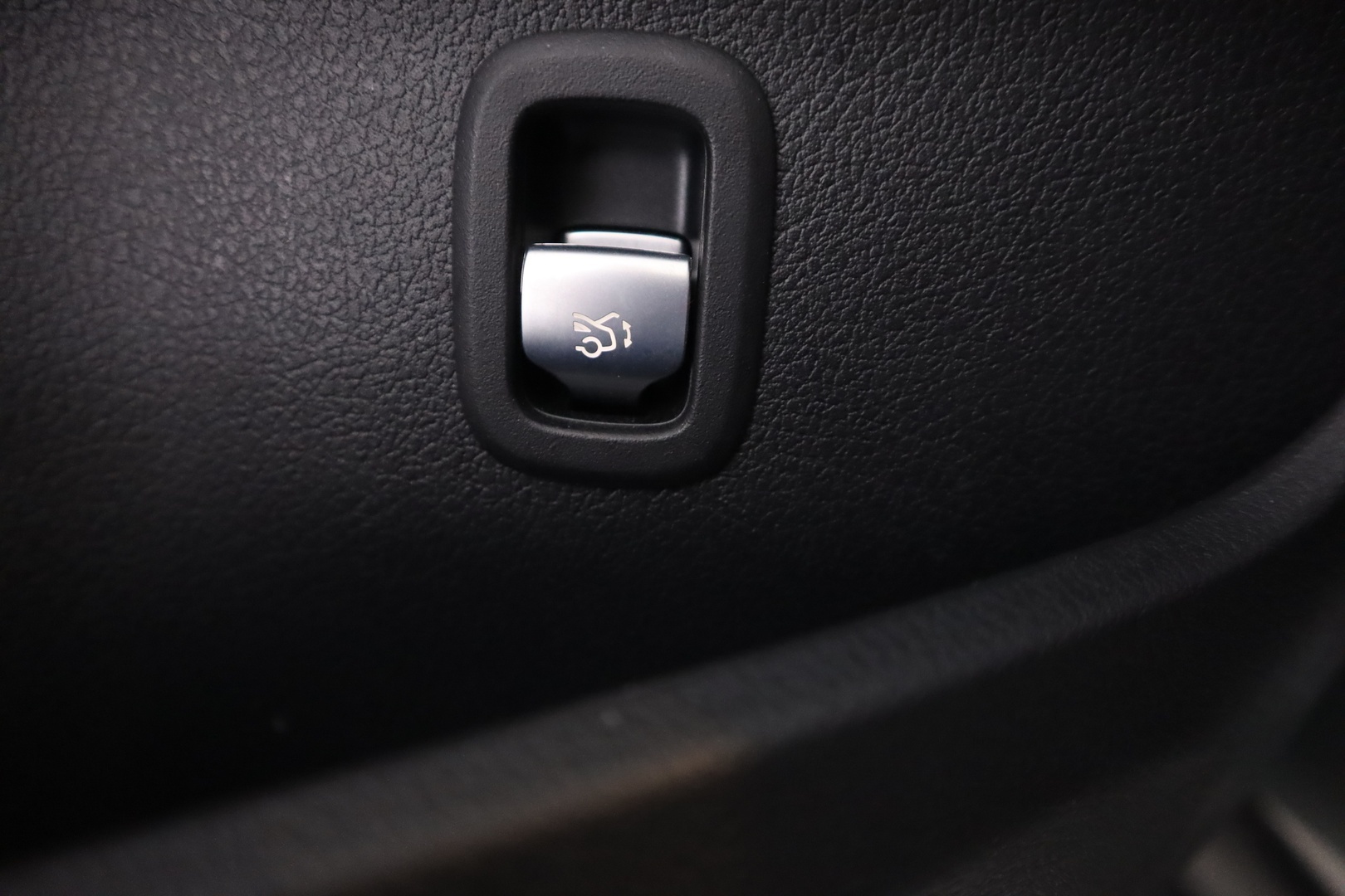 MERCEDES-BENZ C 2022