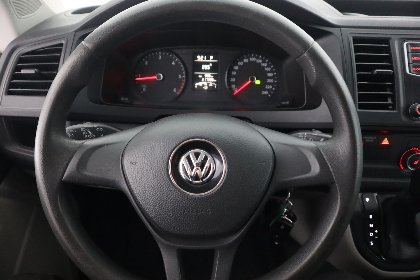 VOLKSWAGEN Transporter 2016