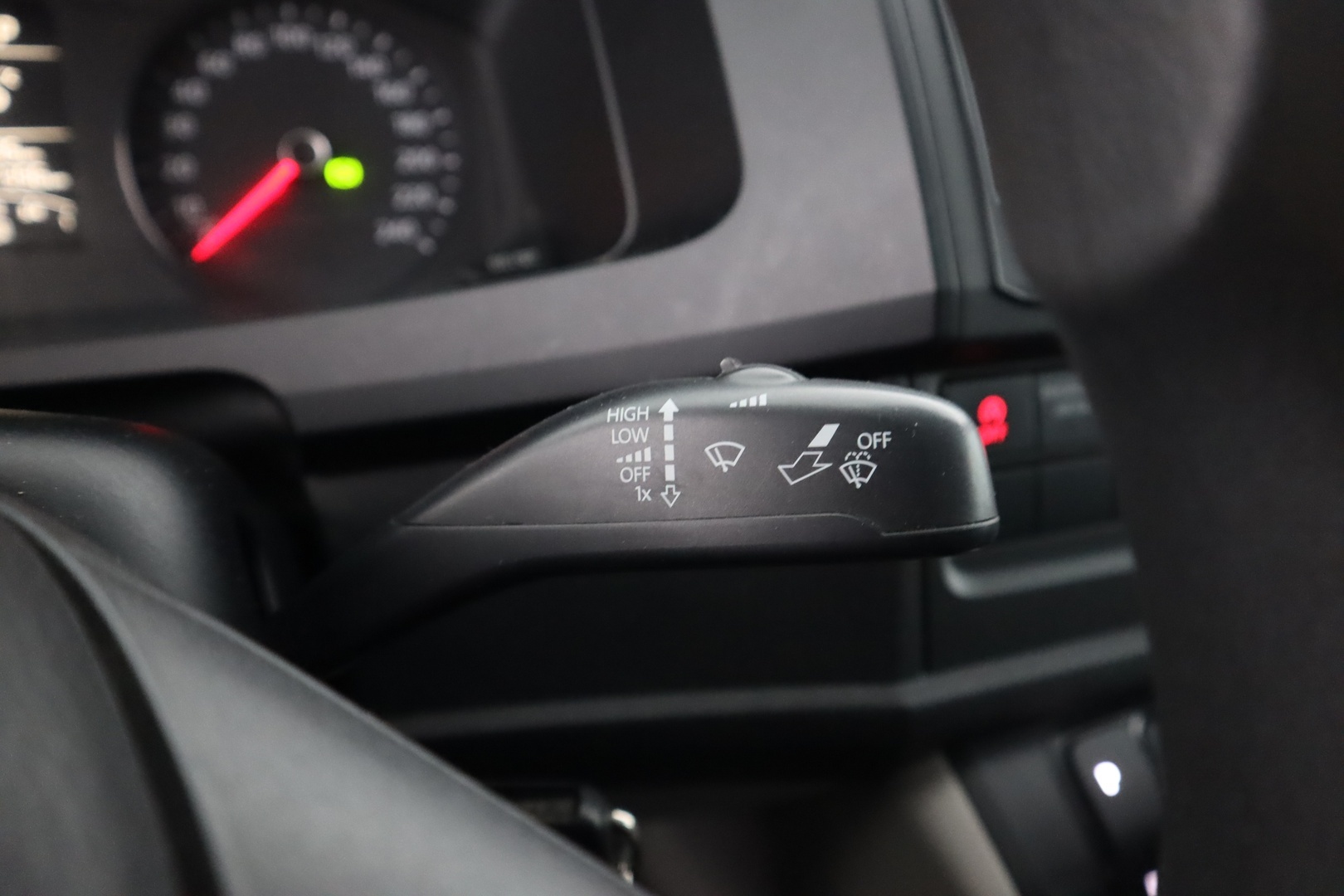 VOLKSWAGEN Transporter 2016