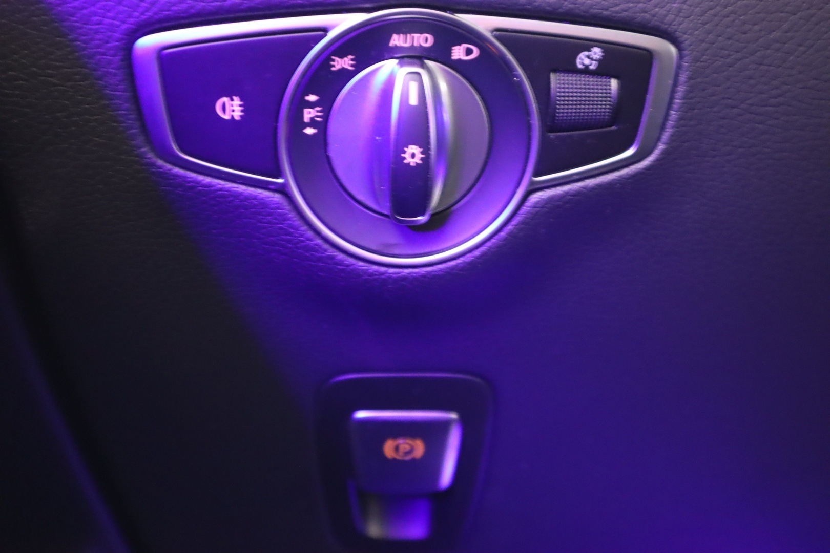 MERCEDES-BENZ EQC 2020