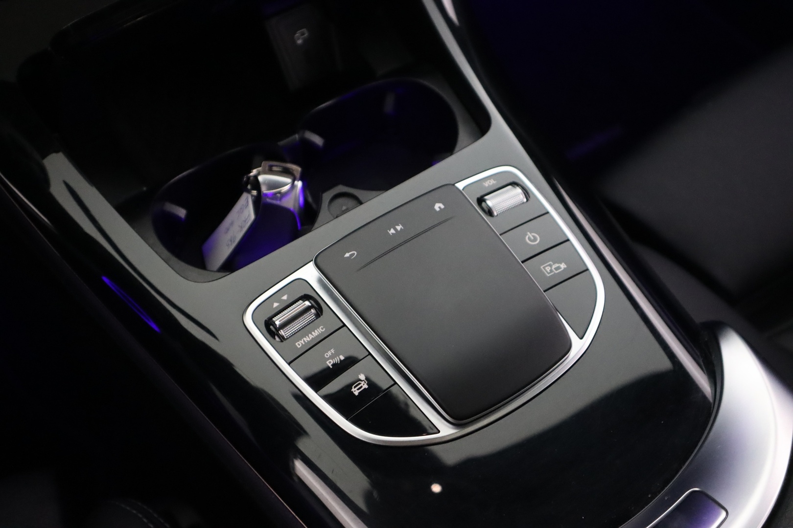 MERCEDES-BENZ EQC 2020