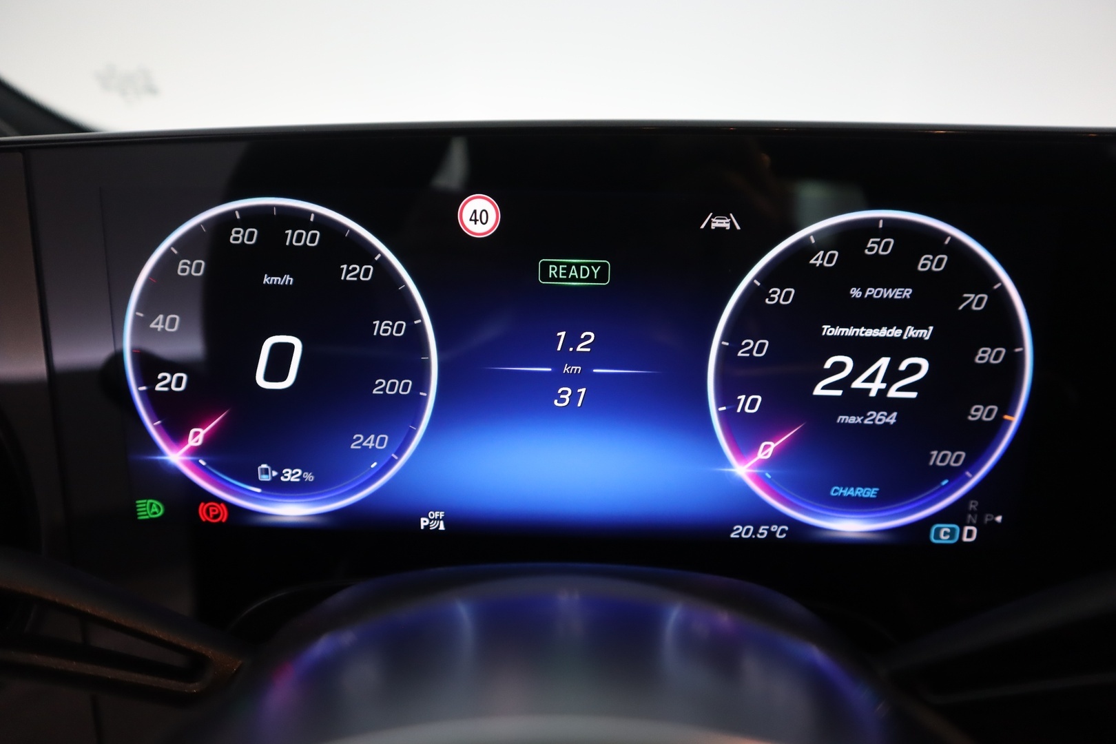 MERCEDES-BENZ CLA 2025