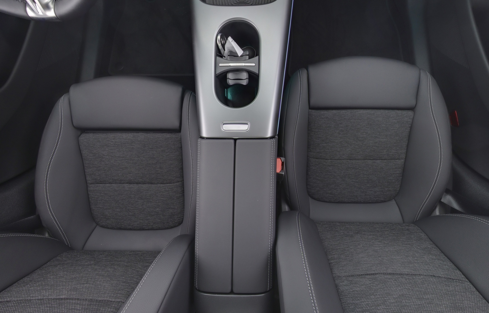 MERCEDES-BENZ CLA 2025