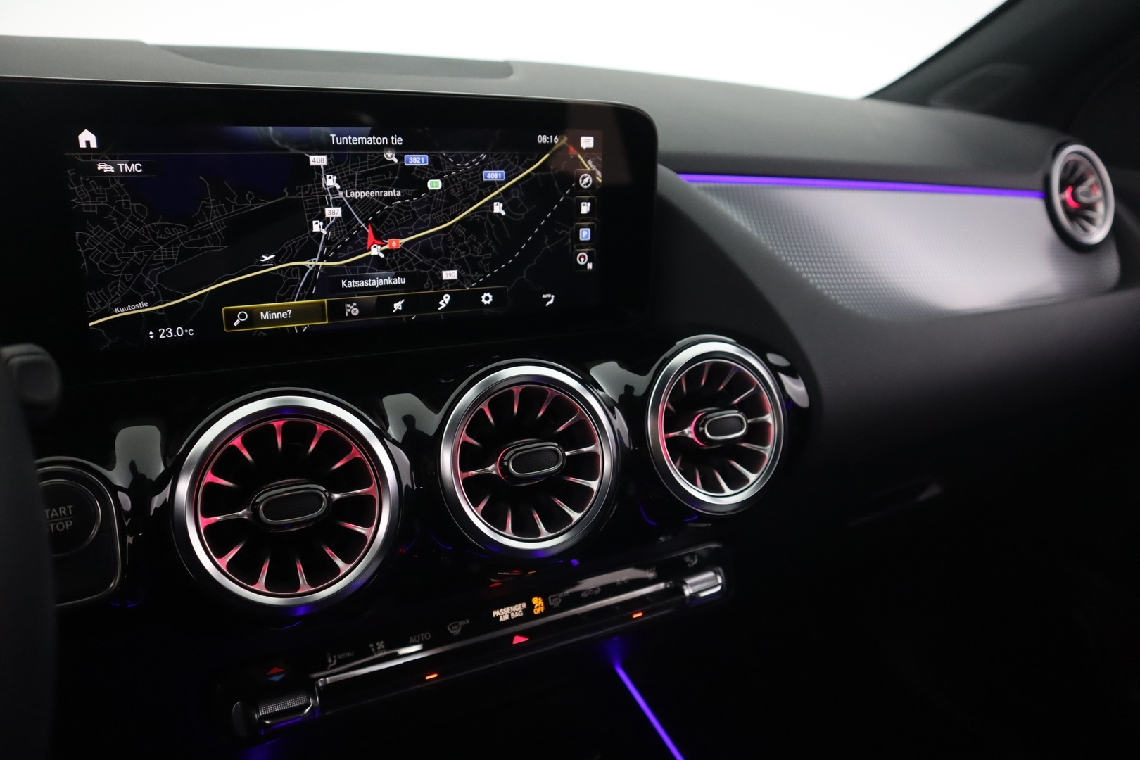 MERCEDES-BENZ EQA 2024