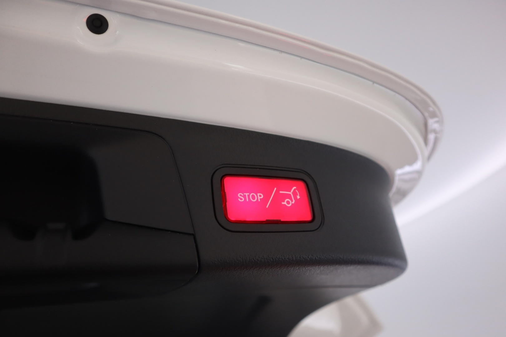 MERCEDES-BENZ EQA 2024