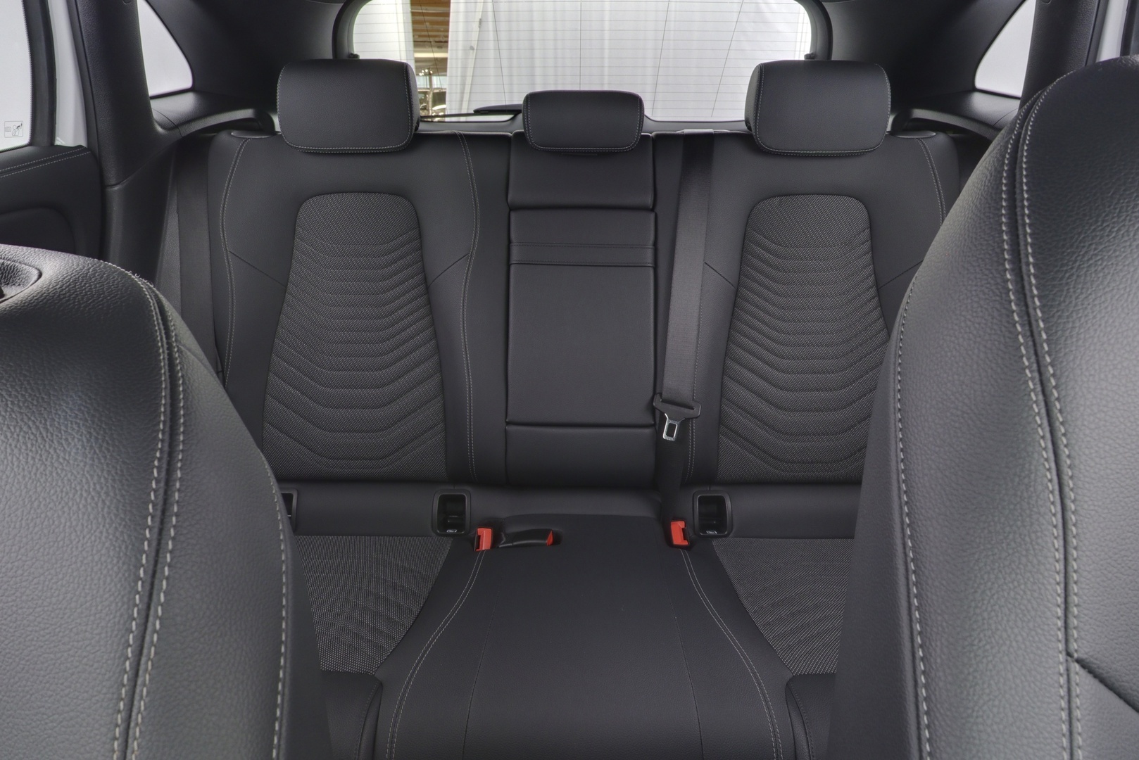 MERCEDES-BENZ EQA 2024