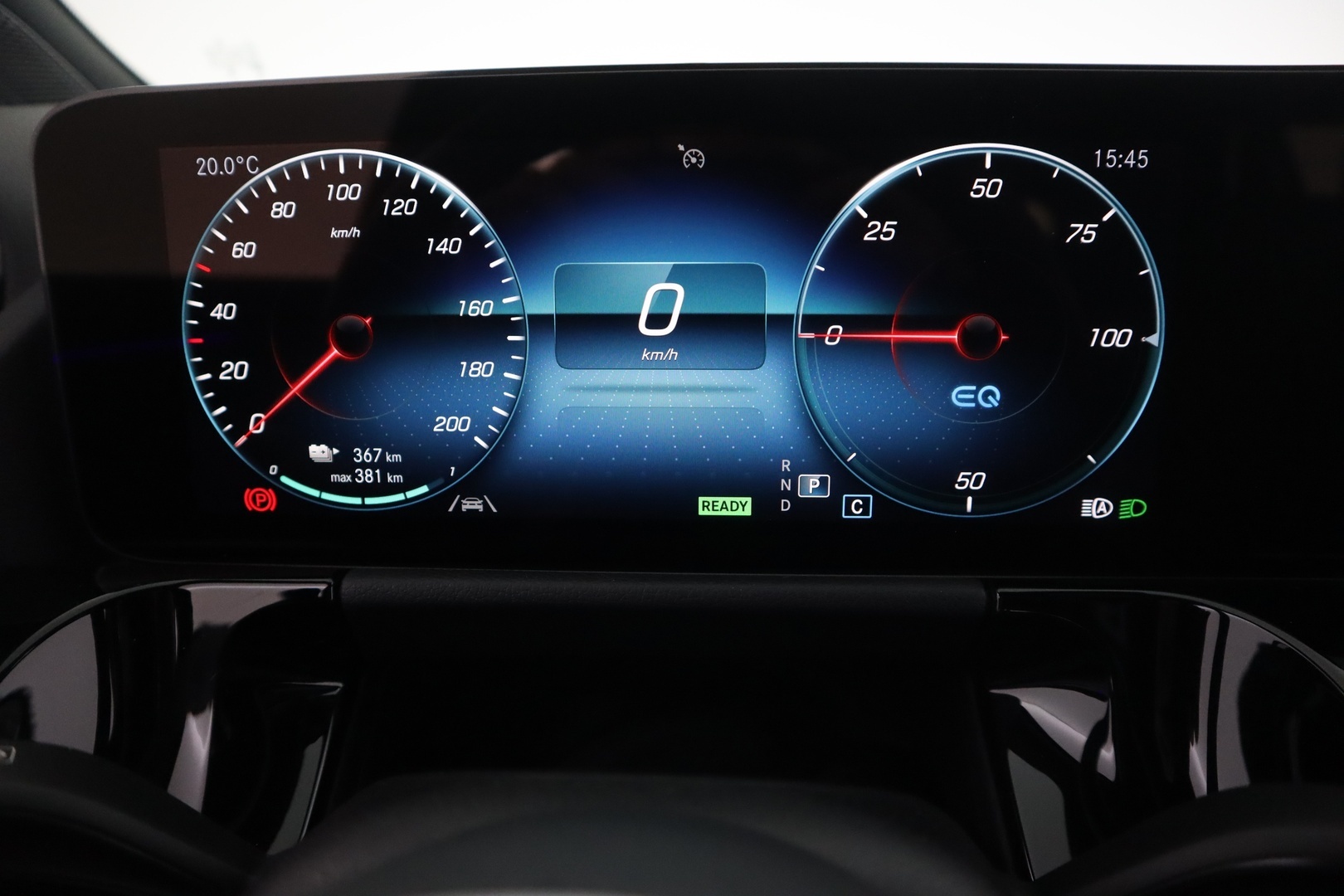 MERCEDES-BENZ EQA 2024