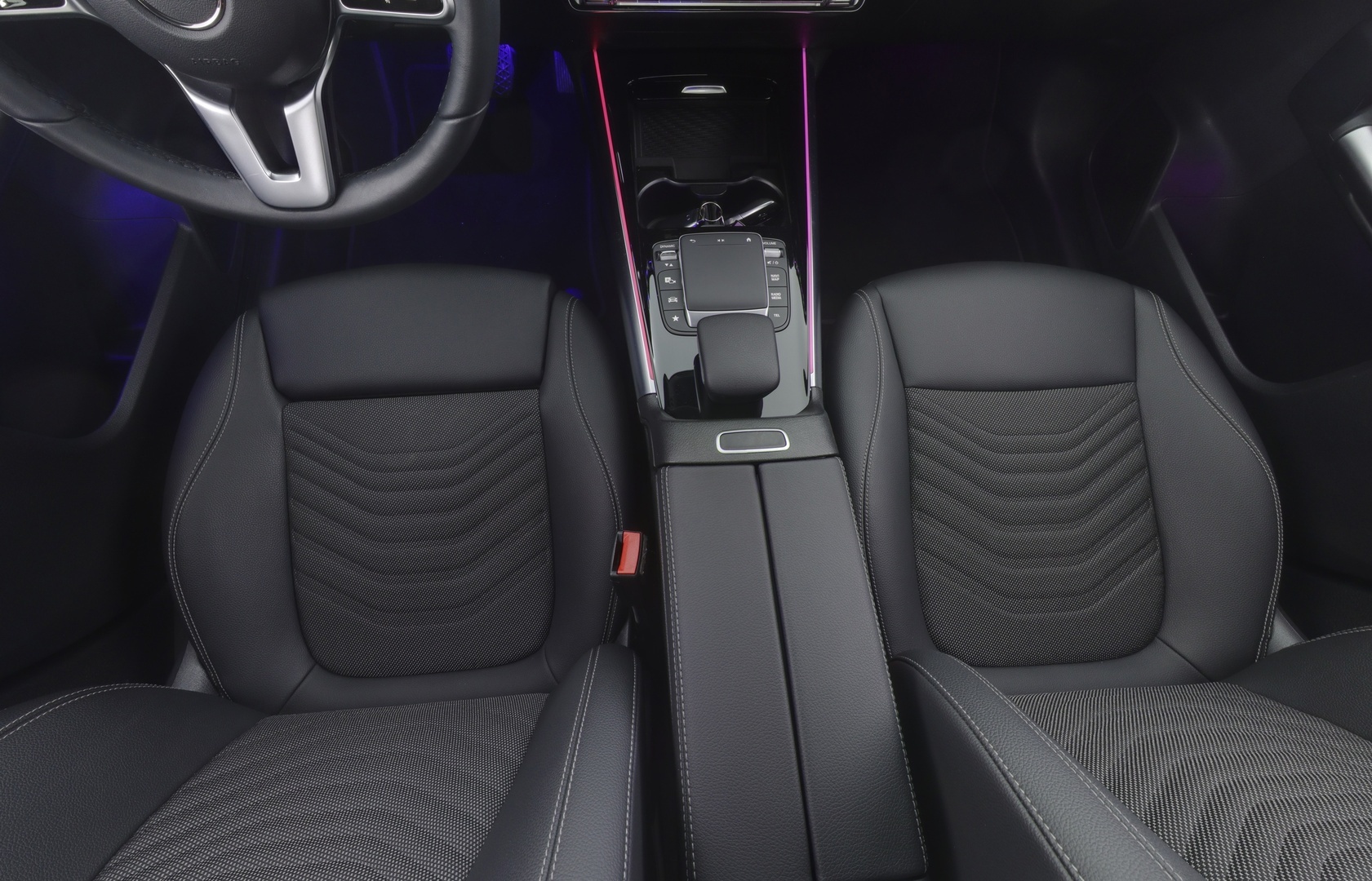 MERCEDES-BENZ EQA 2024