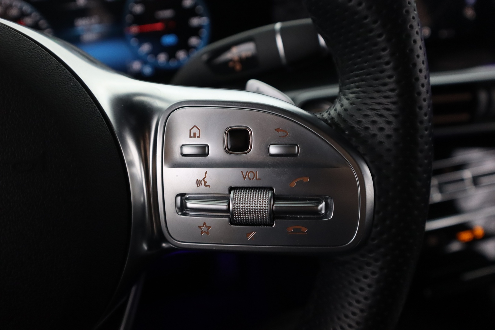 MERCEDES-BENZ EQC 2023