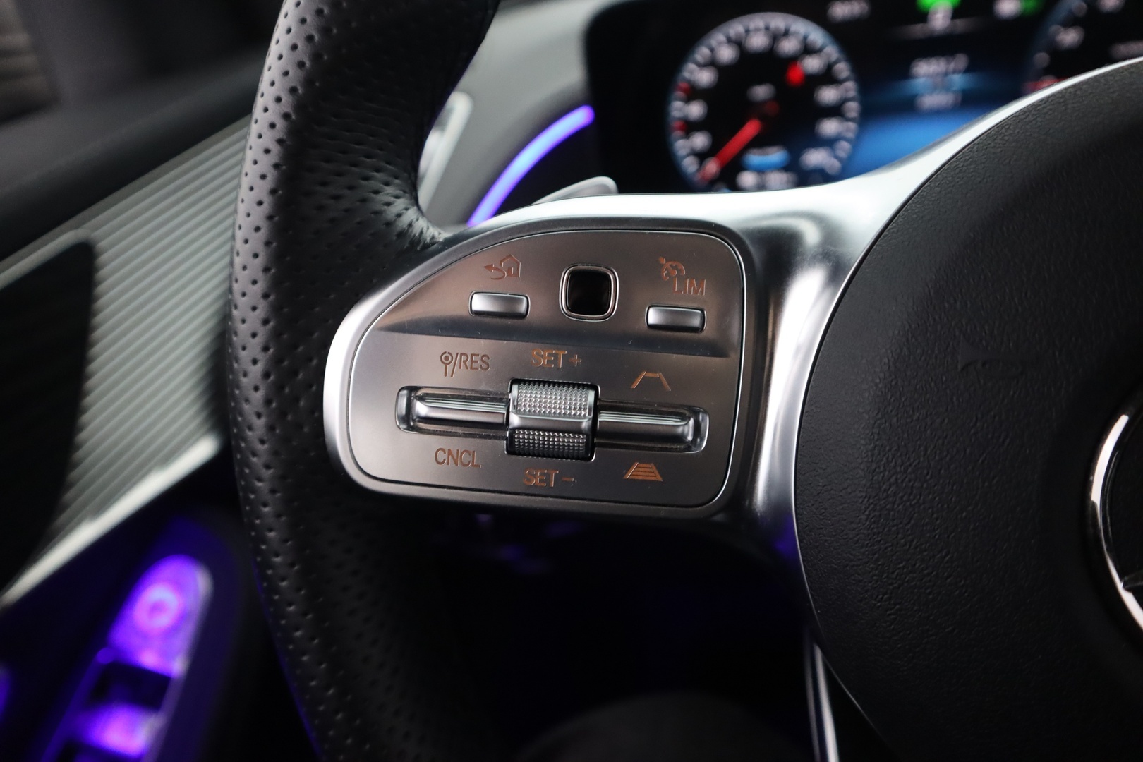 MERCEDES-BENZ EQC 2023