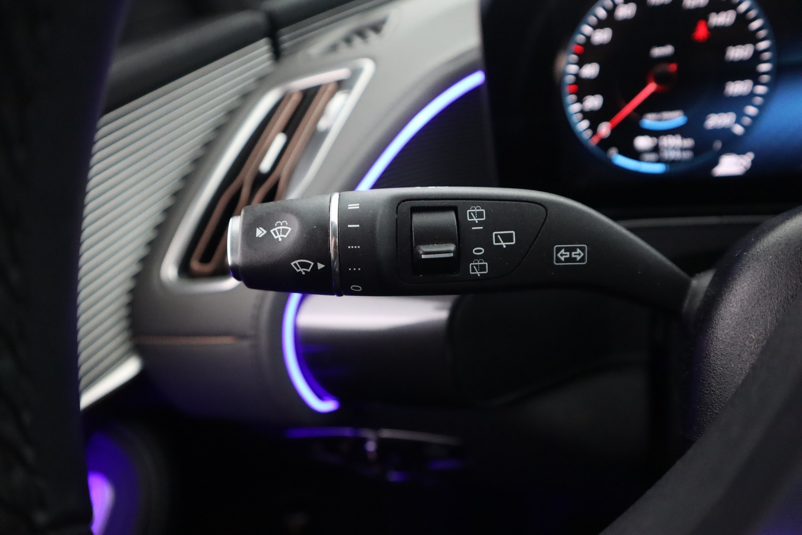 MERCEDES-BENZ EQC 2023