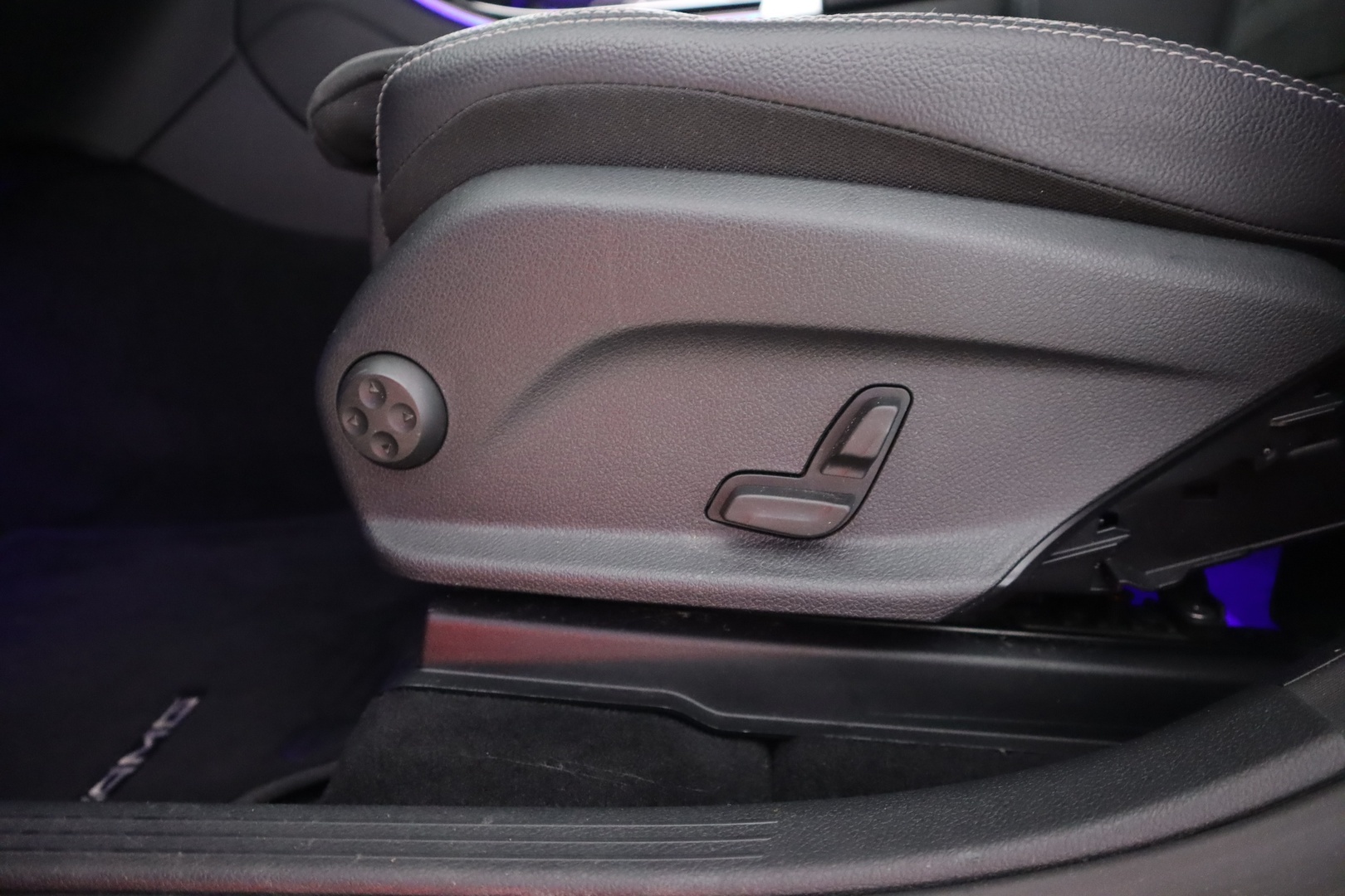 MERCEDES-BENZ EQC 2023