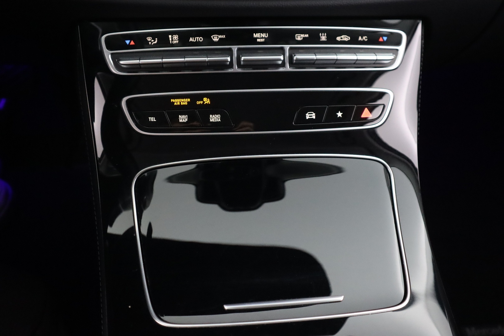 MERCEDES-BENZ E 2023