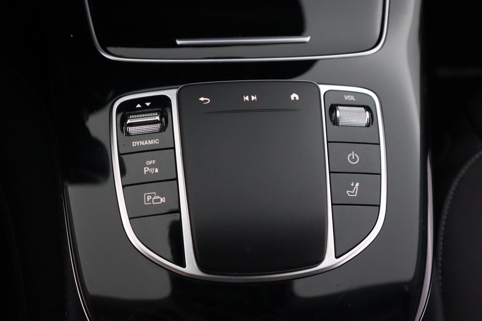 MERCEDES-BENZ E 2023