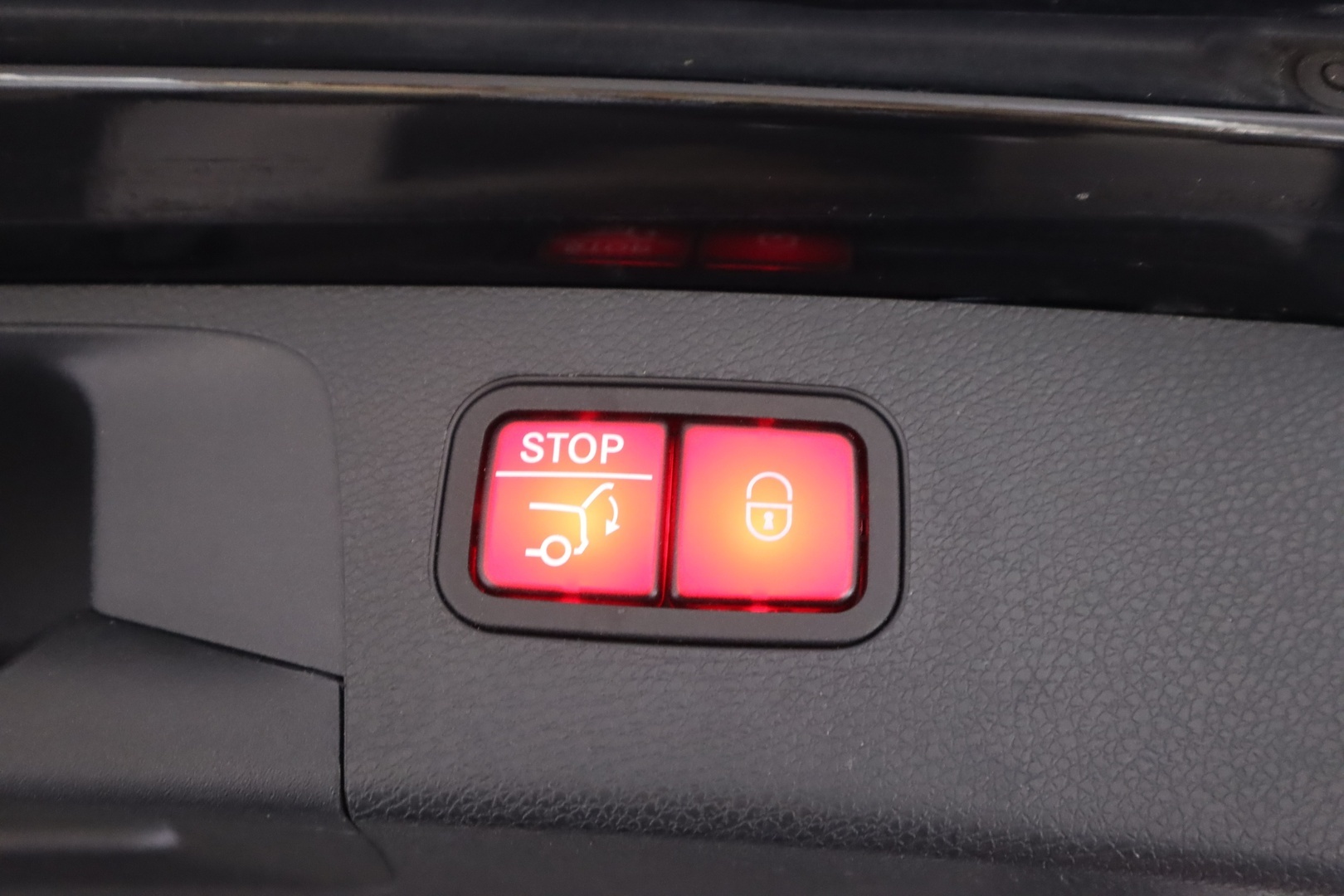 MERCEDES-BENZ E 2023