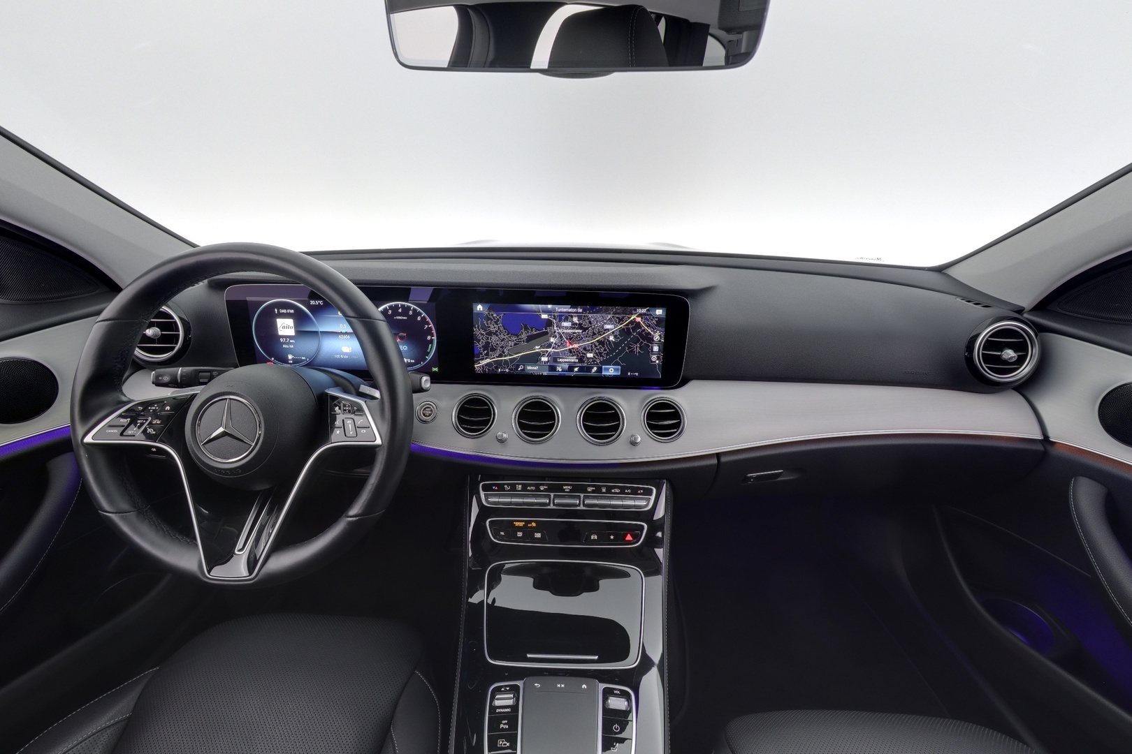 MERCEDES-BENZ E 2023