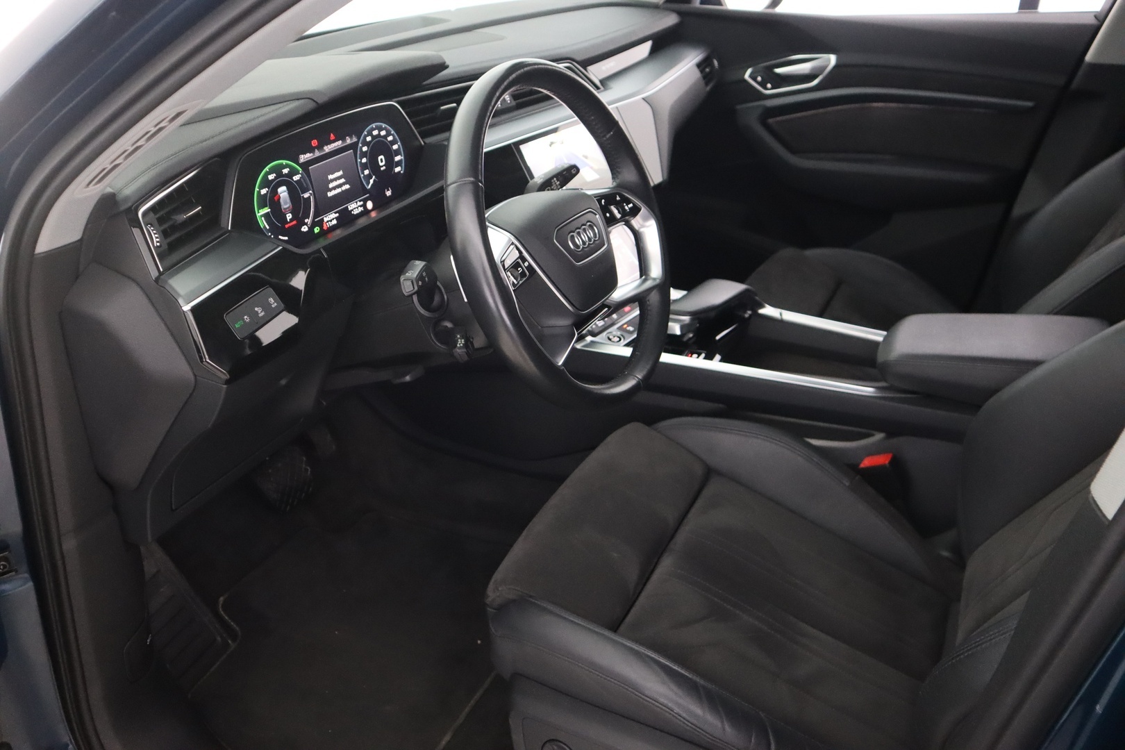 AUDI e-tron 2021