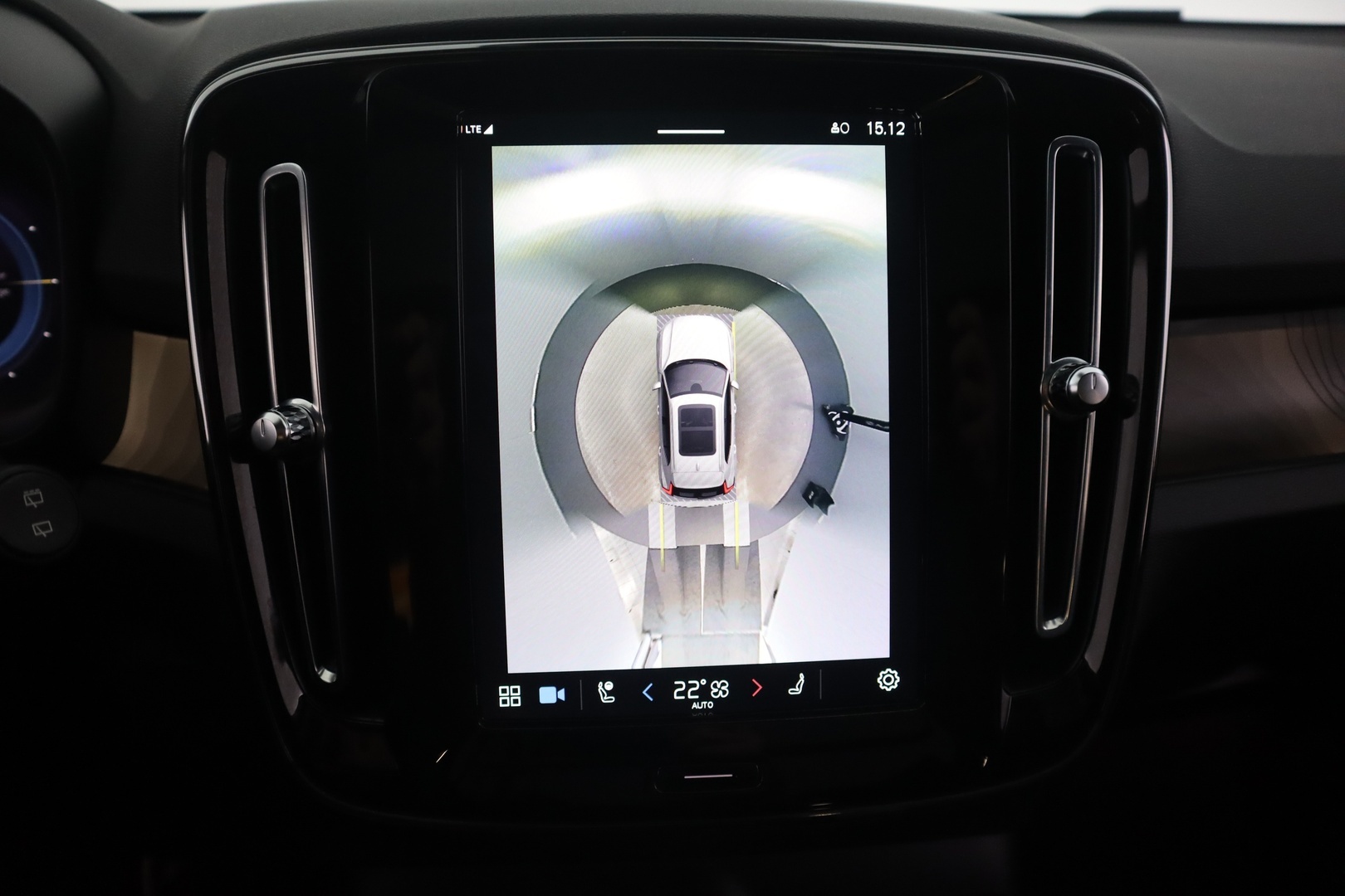 VOLVO XC40 14