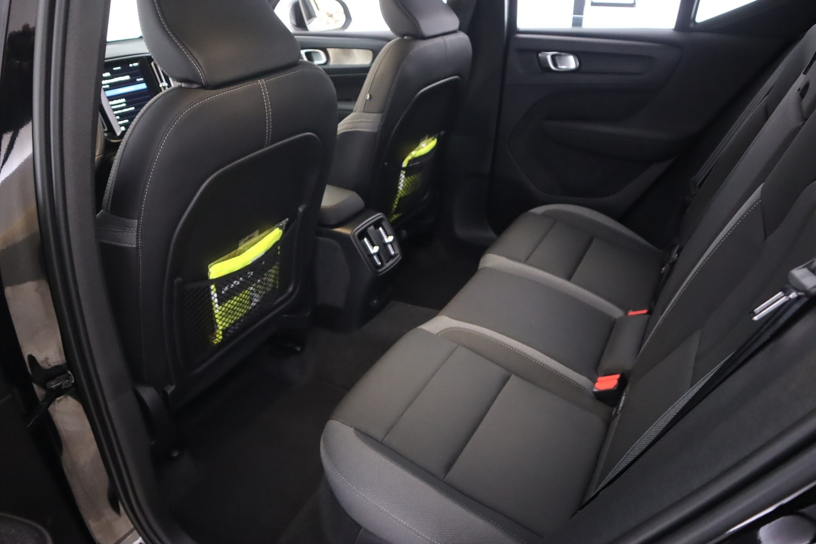 VOLVO XC40 23