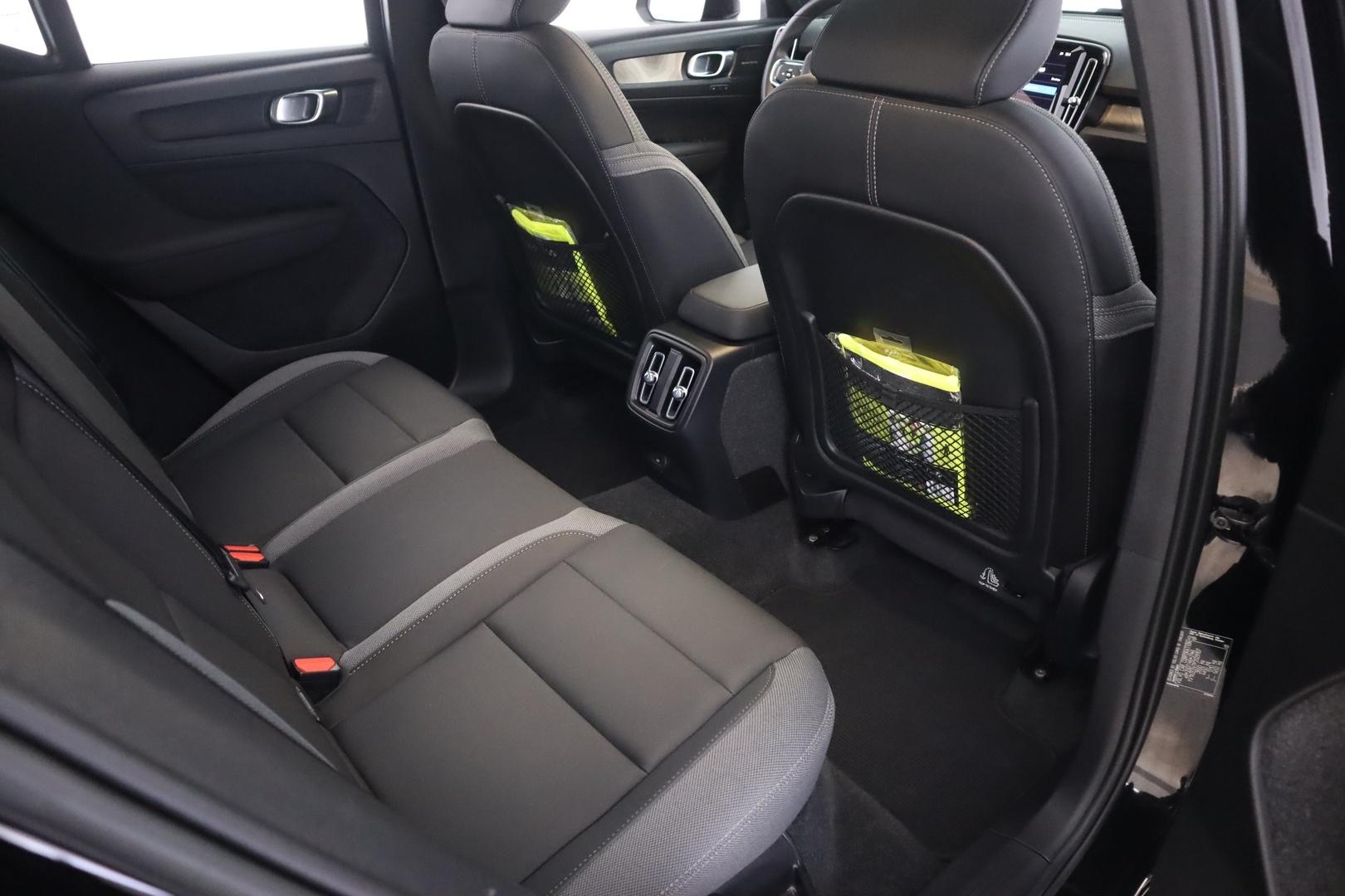 VOLVO XC40 28