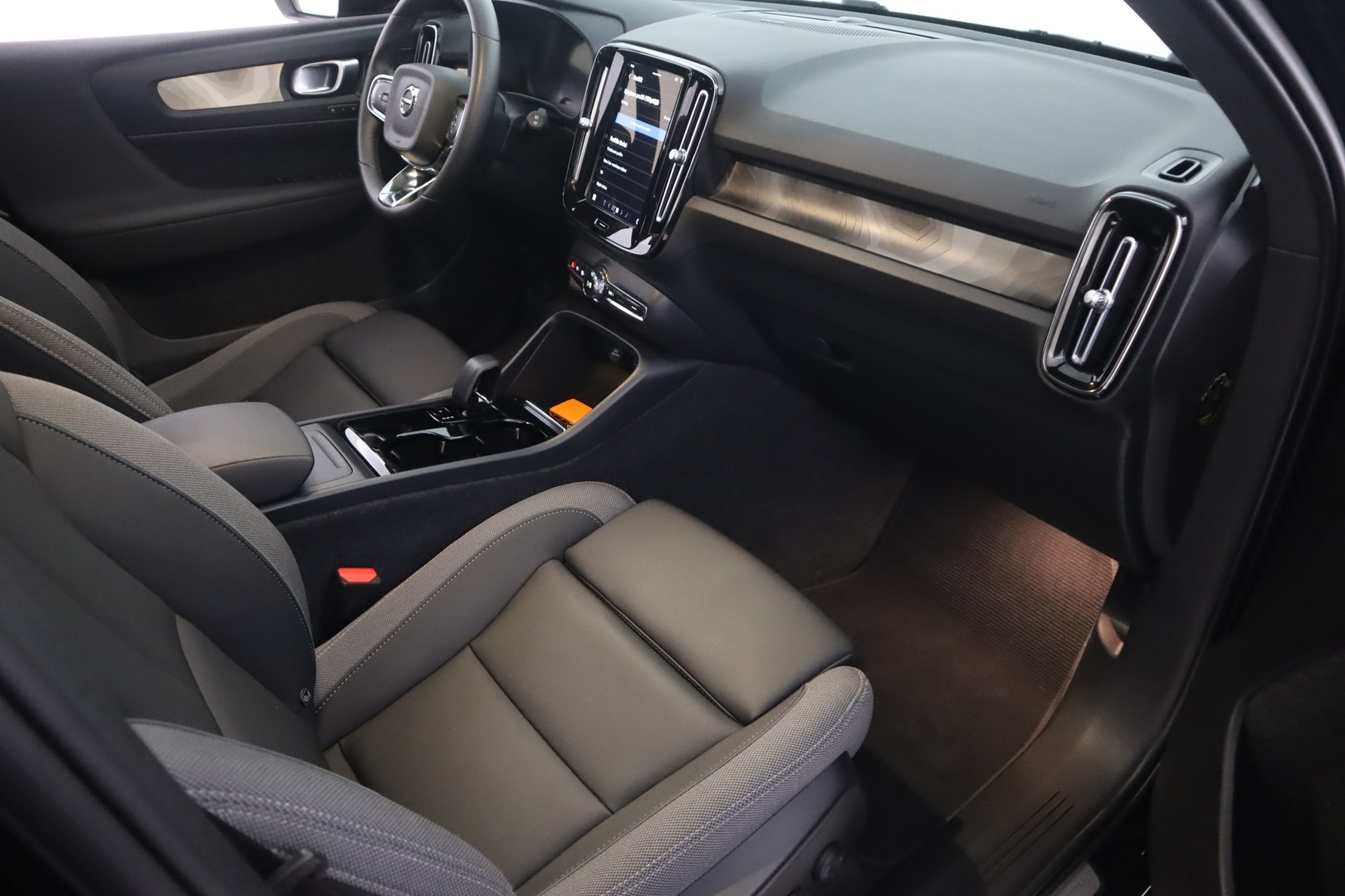 VOLVO XC40 29